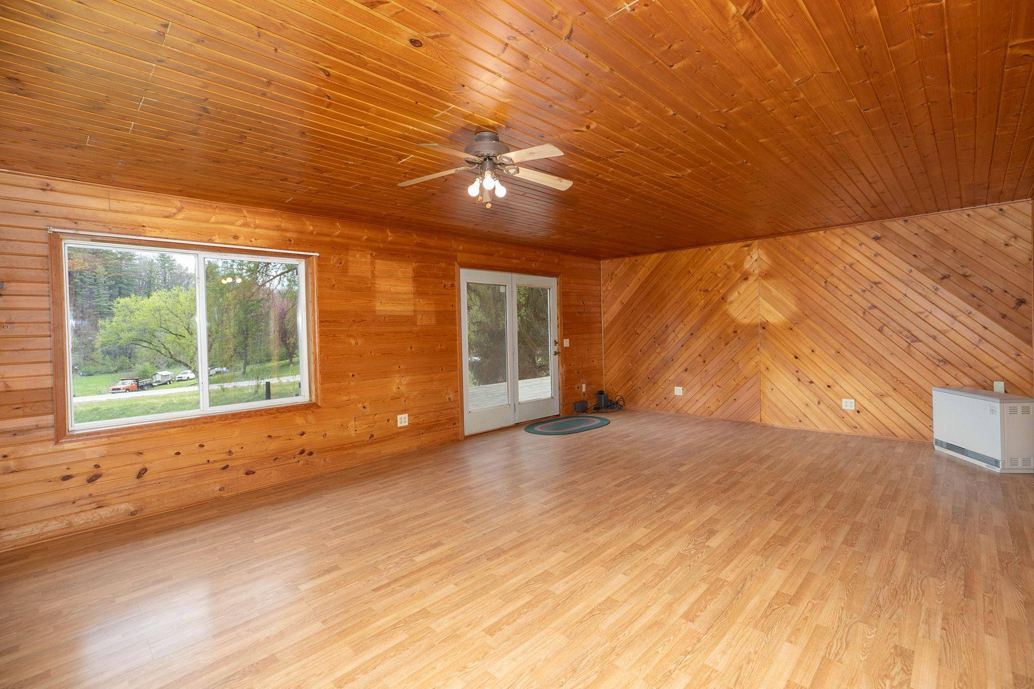 33704 County 25 N, Peterson, MN 55962