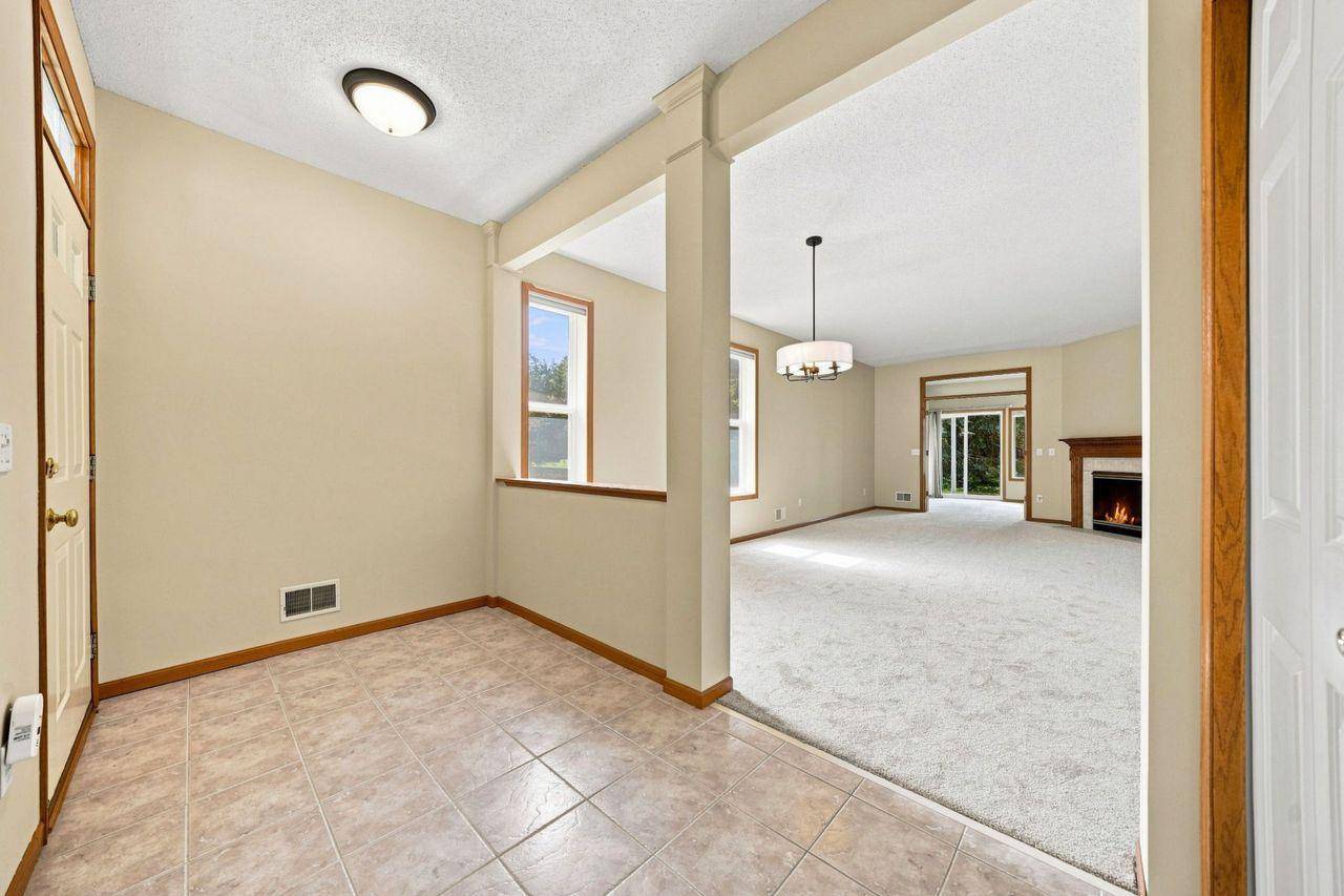 14795 Bloomfield CIR, Rosemount, MN 55068