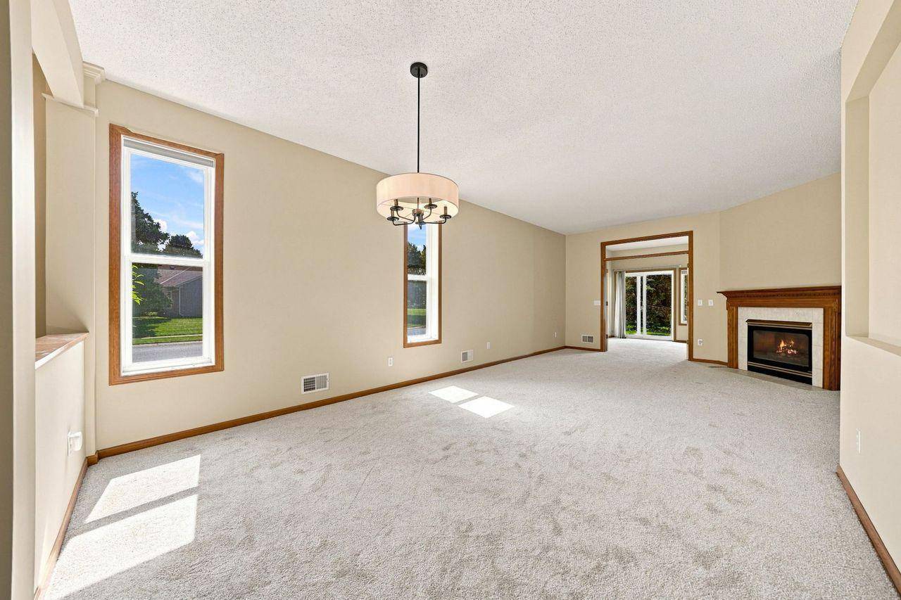 14795 Bloomfield CIR, Rosemount, MN 55068