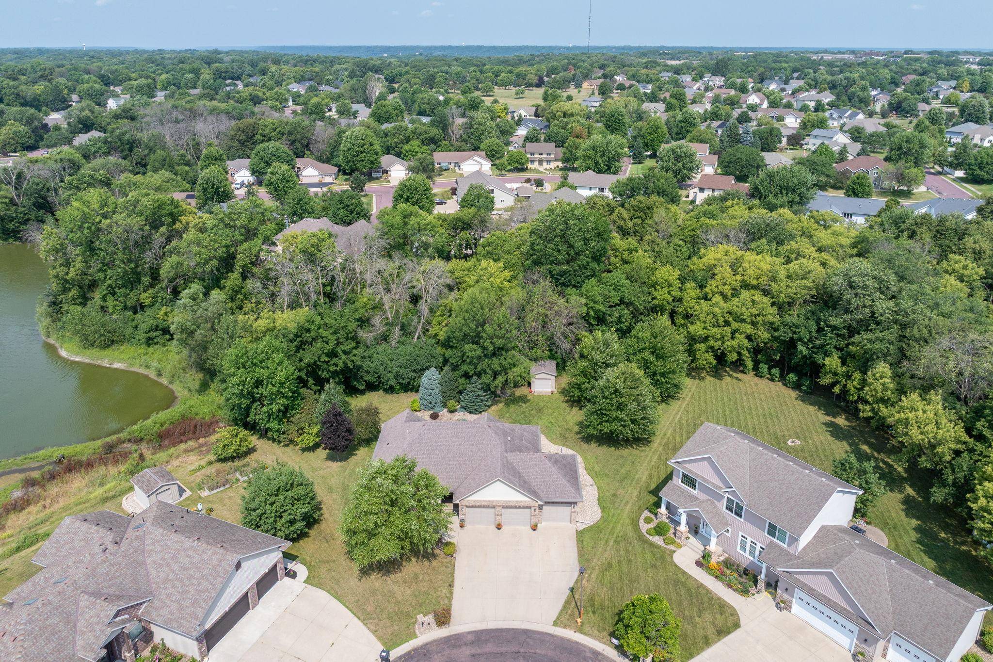 120 Sunburst CIR, Mankato, MN 56001