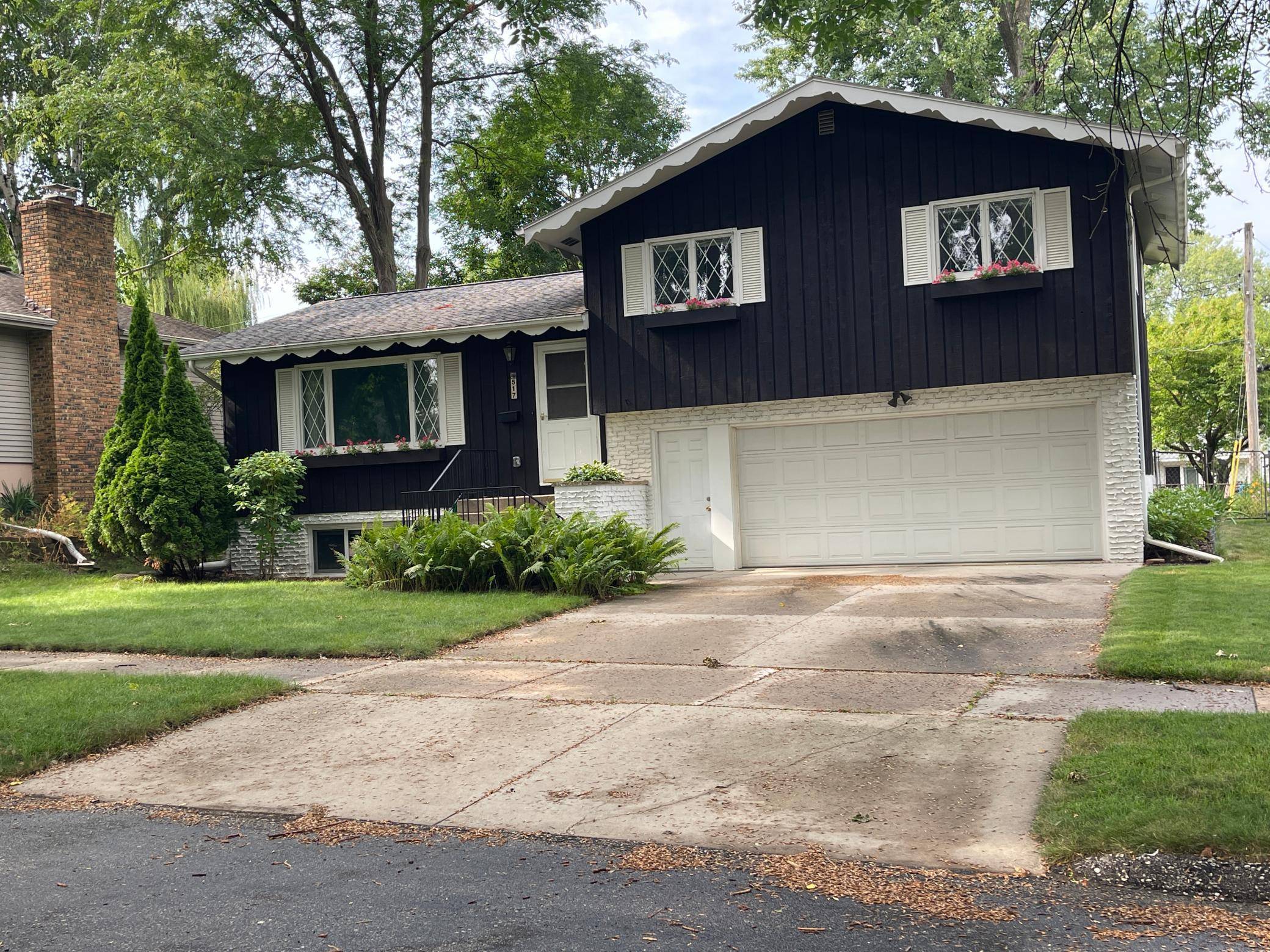 517 26th ST NW, Rochester, MN 55901