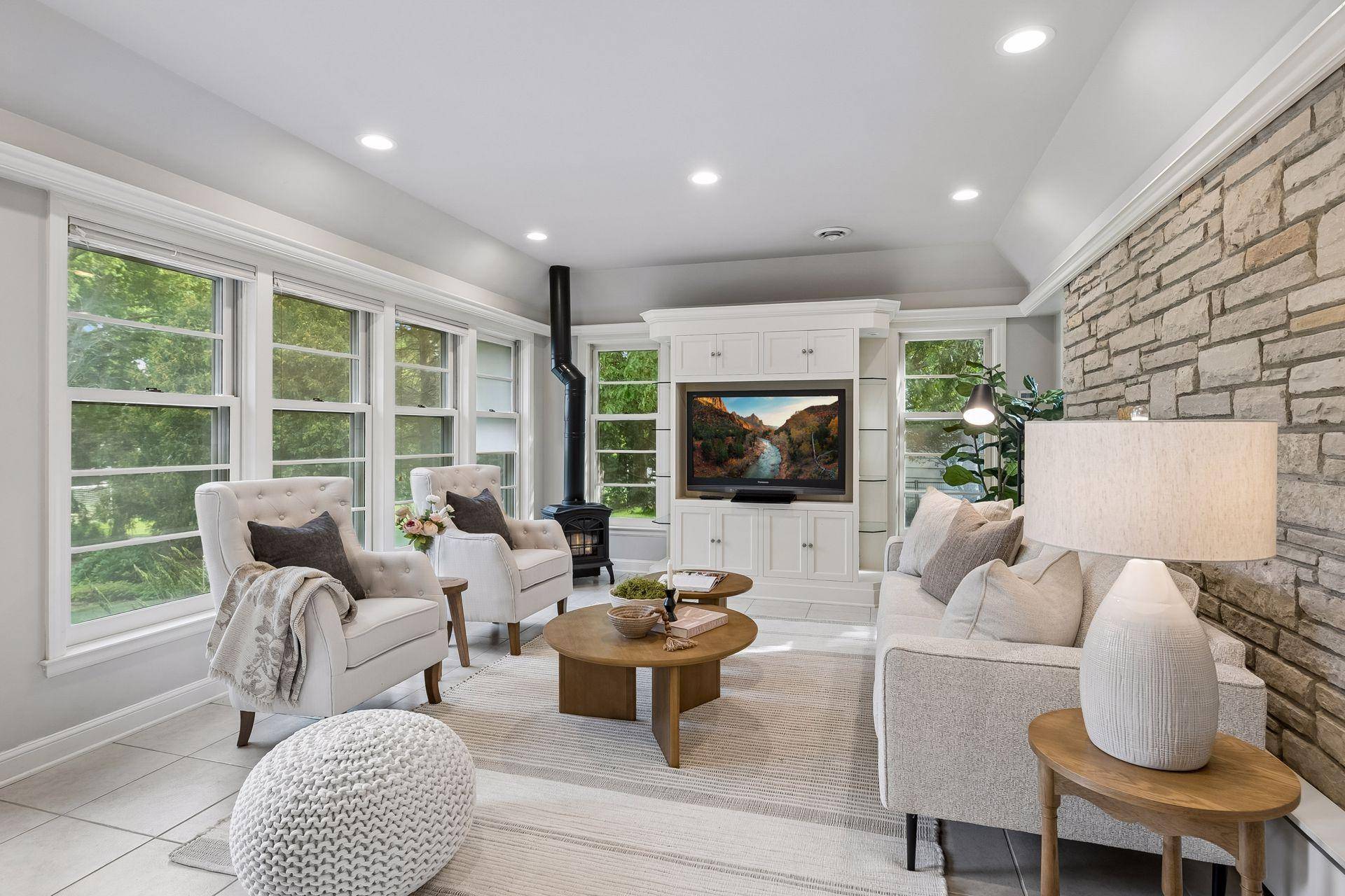 4808 Woodhill WAY, Edina, MN 55424