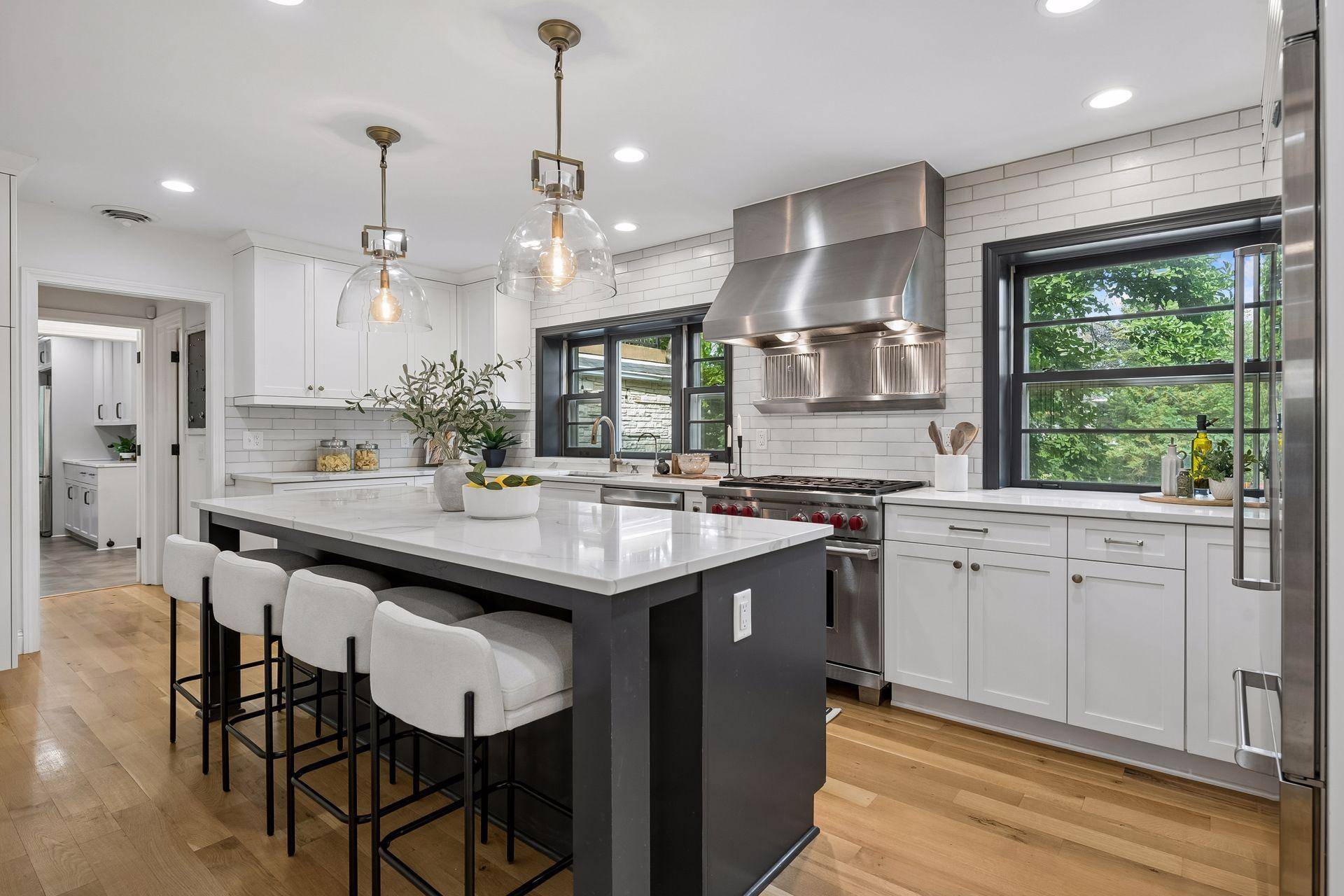 4808 Woodhill WAY, Edina, MN 55424