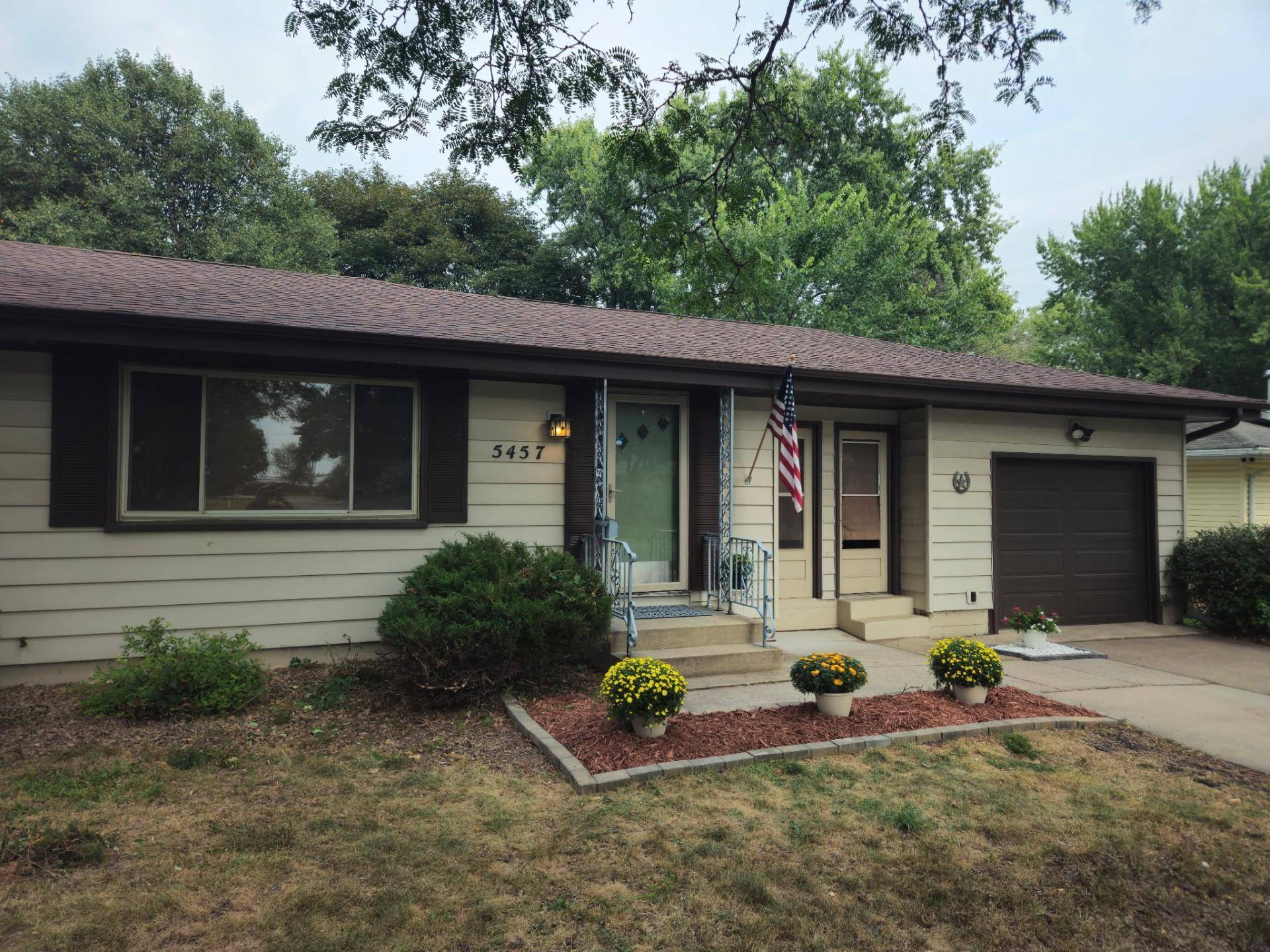 5457 Horizon DR NE, Fridley, MN 55421