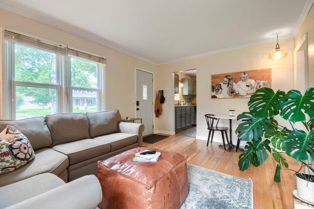 3912 Vera Cruz AVE N, Robbinsdale, MN 55422