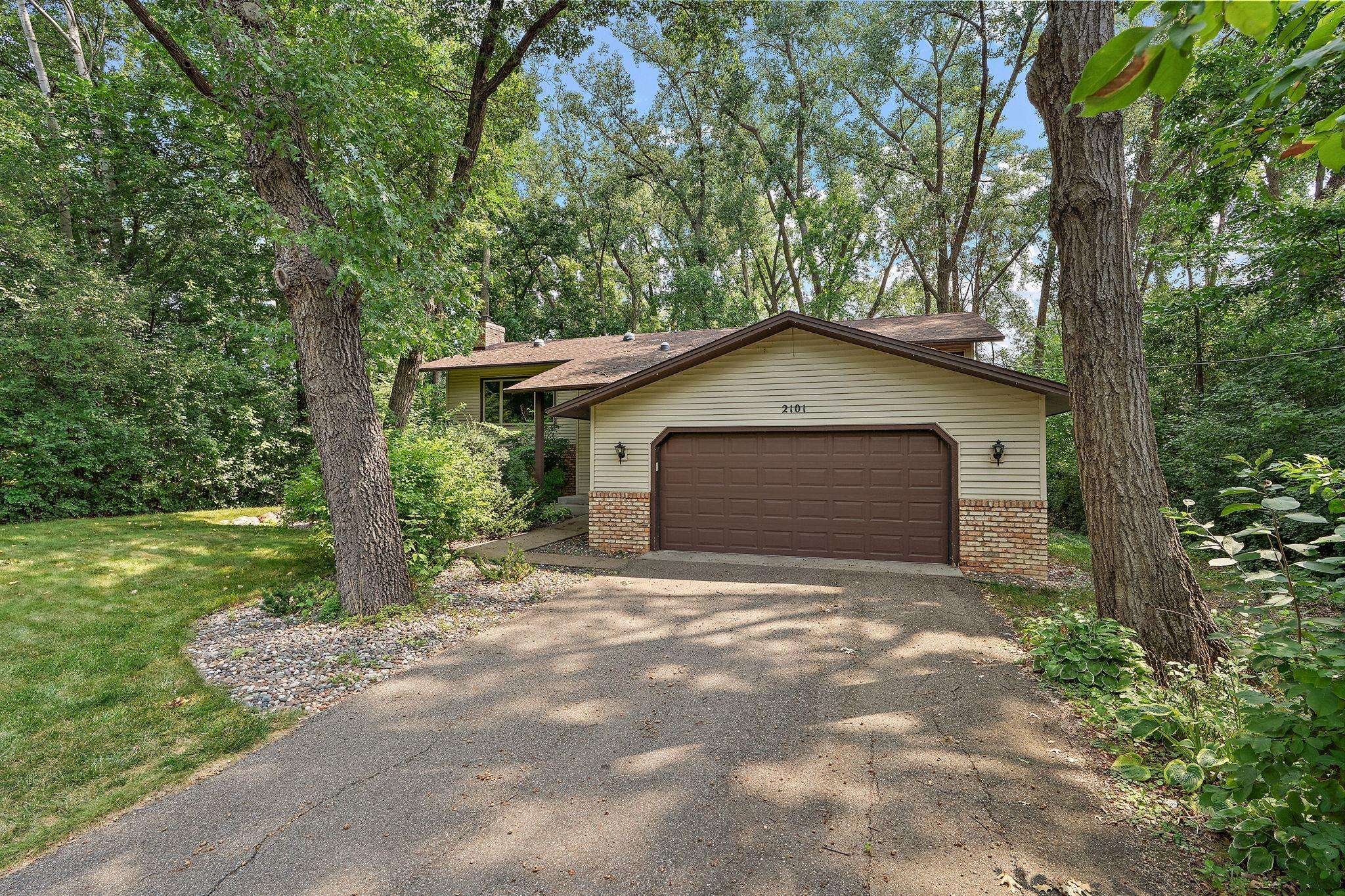 2101 Sheridan Hills RD, Minnetonka, MN 55391