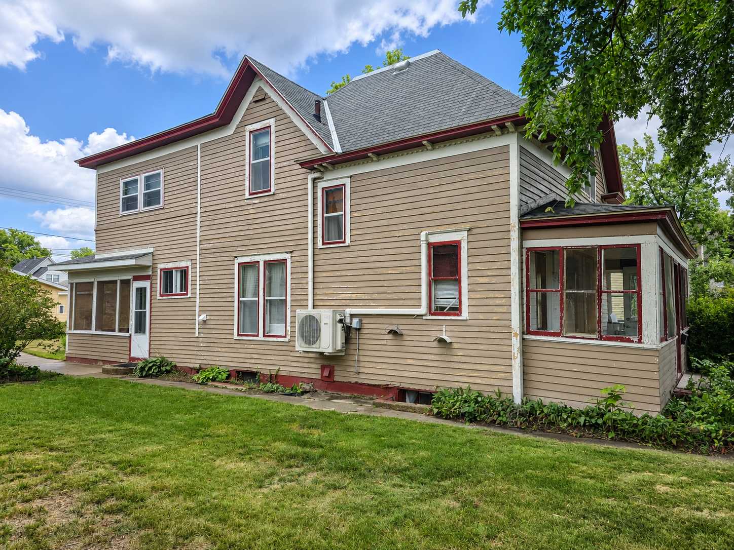 709 Pine ST S, Sauk Centre, MN 56378