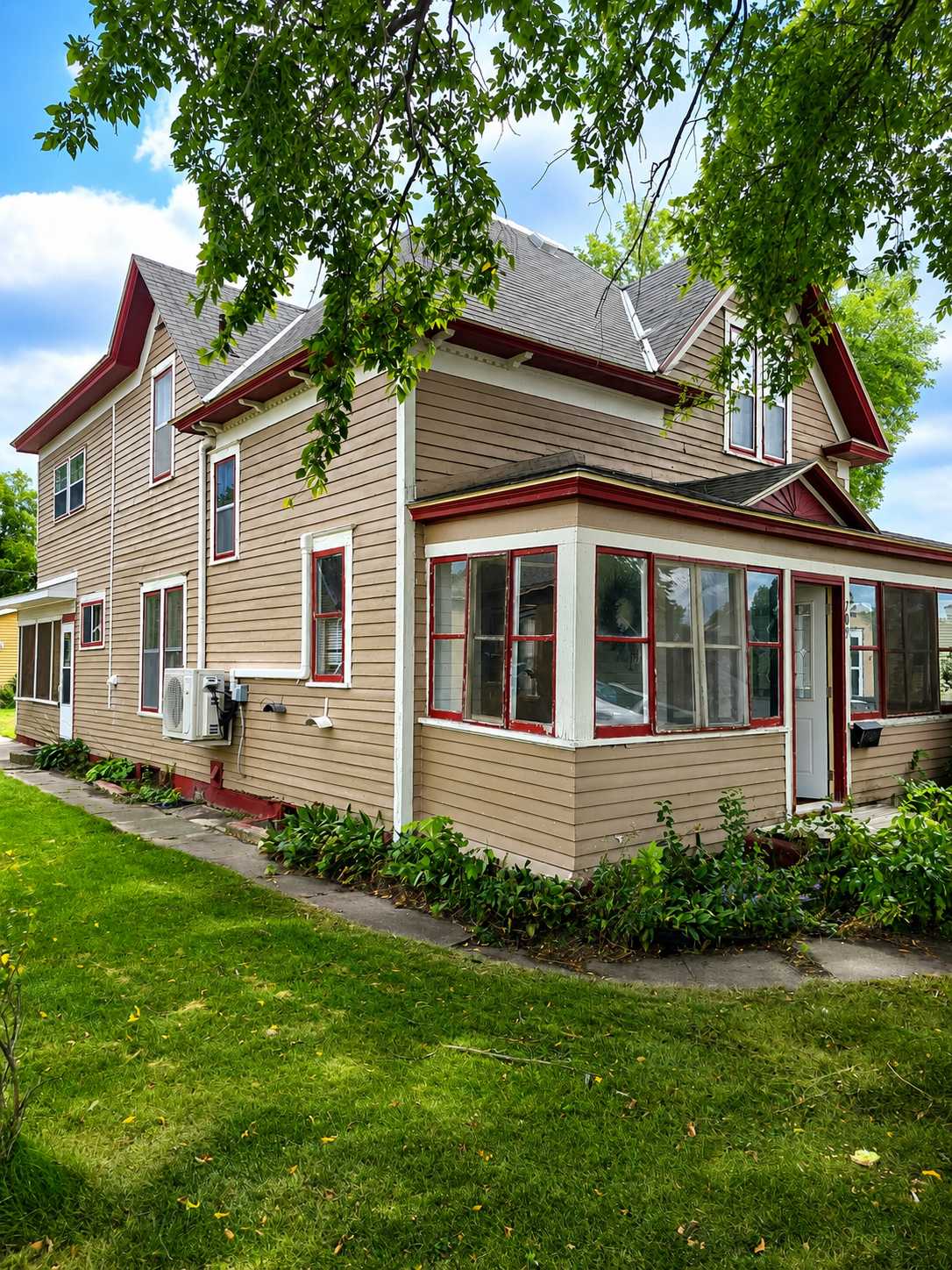 709 Pine ST S, Sauk Centre, MN 56378