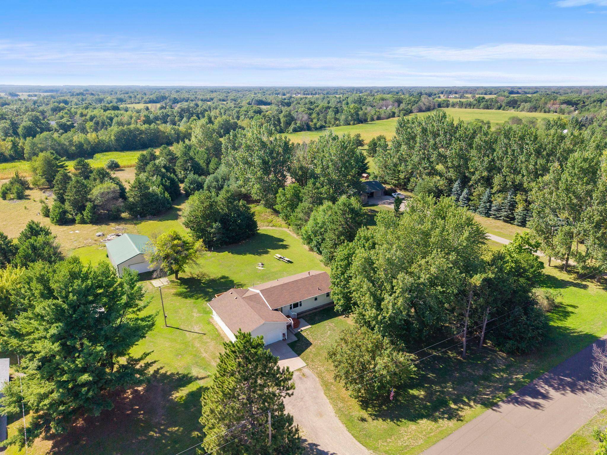 25000 Narcissus ST NW, Isanti, MN 55040