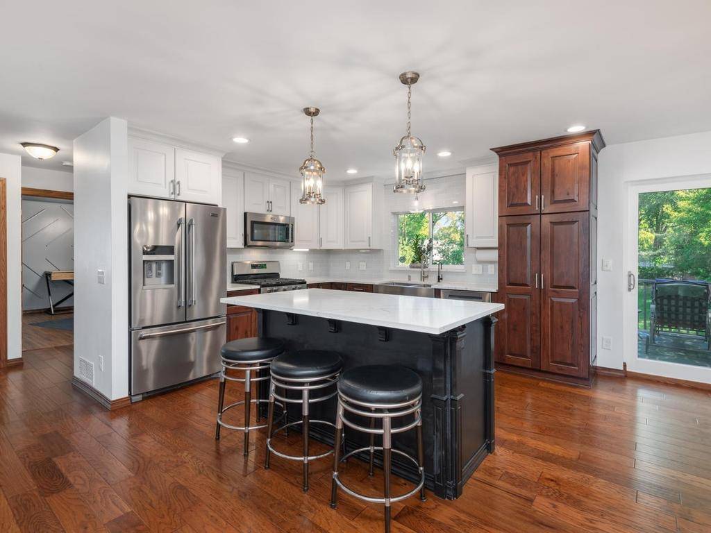 13855 Utica AVE, Savage, MN 55378