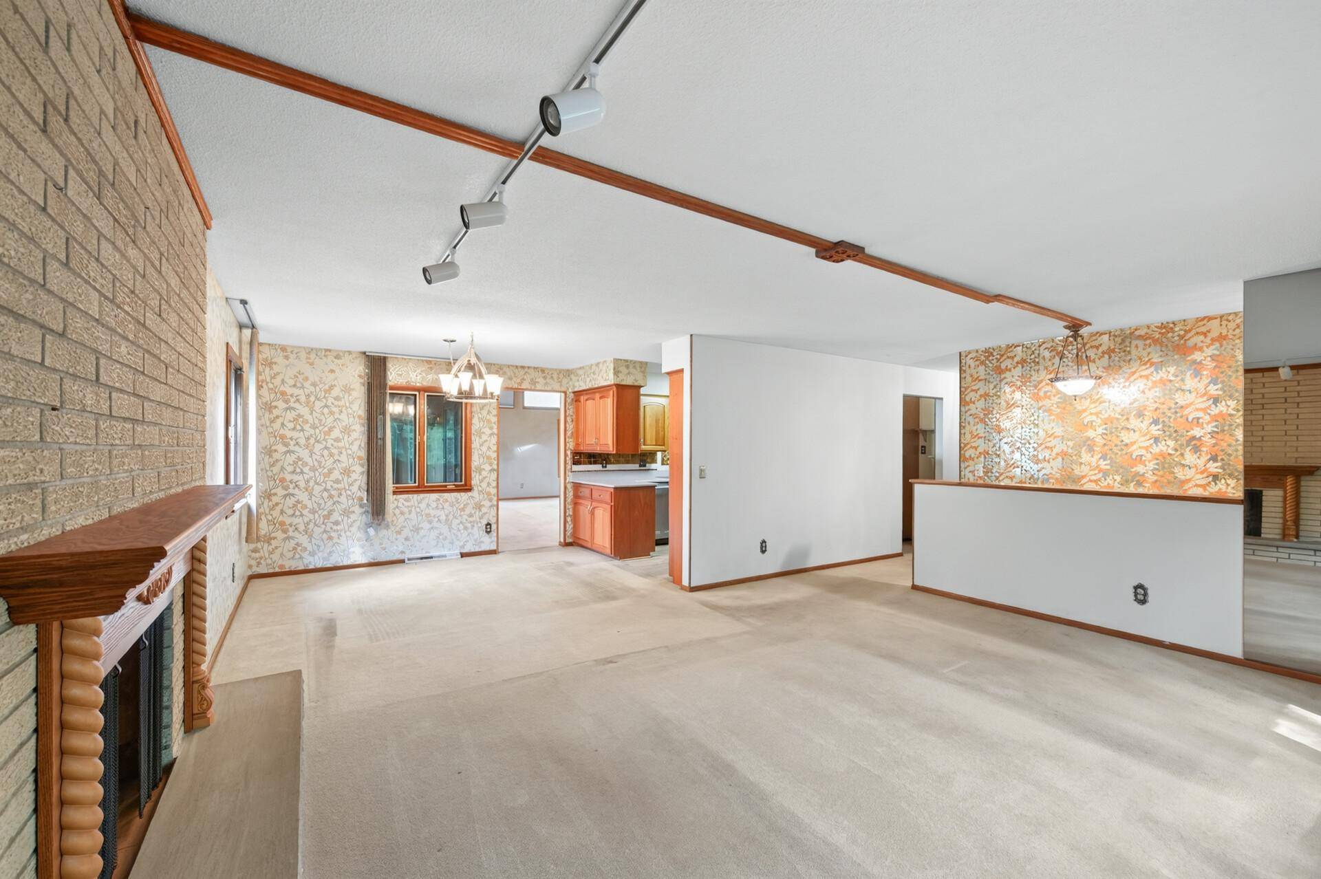 2721 June AVE N, Golden Valley, MN 55422