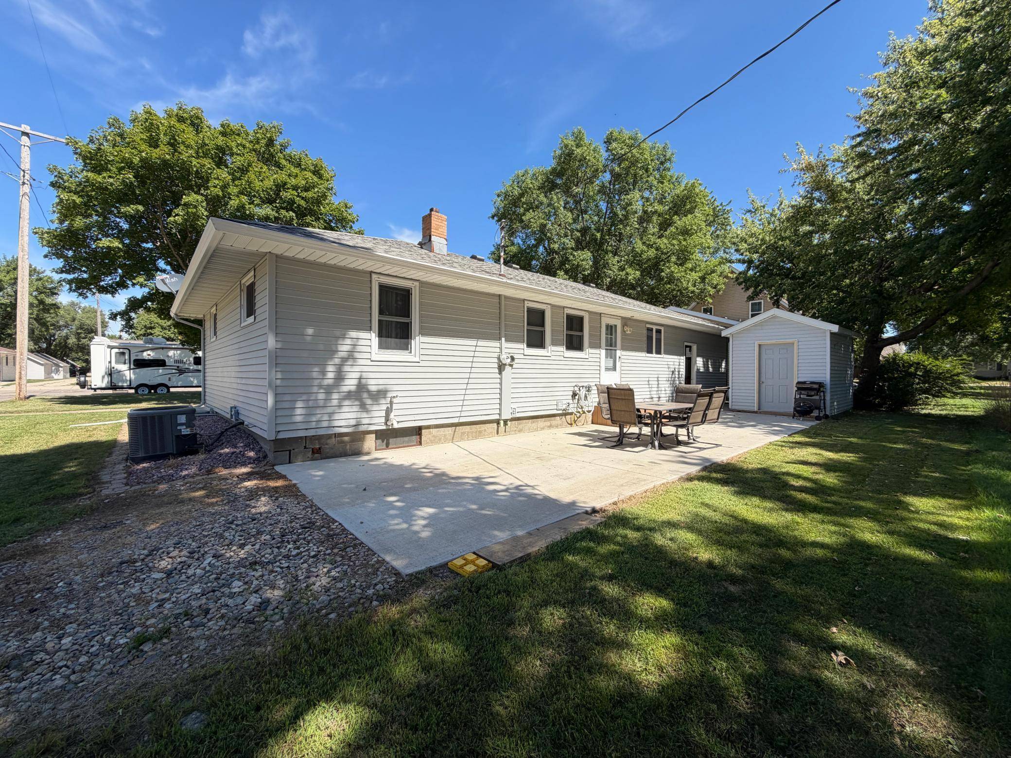 231 Elizabeth ST E, Edgerton, MN 56128
