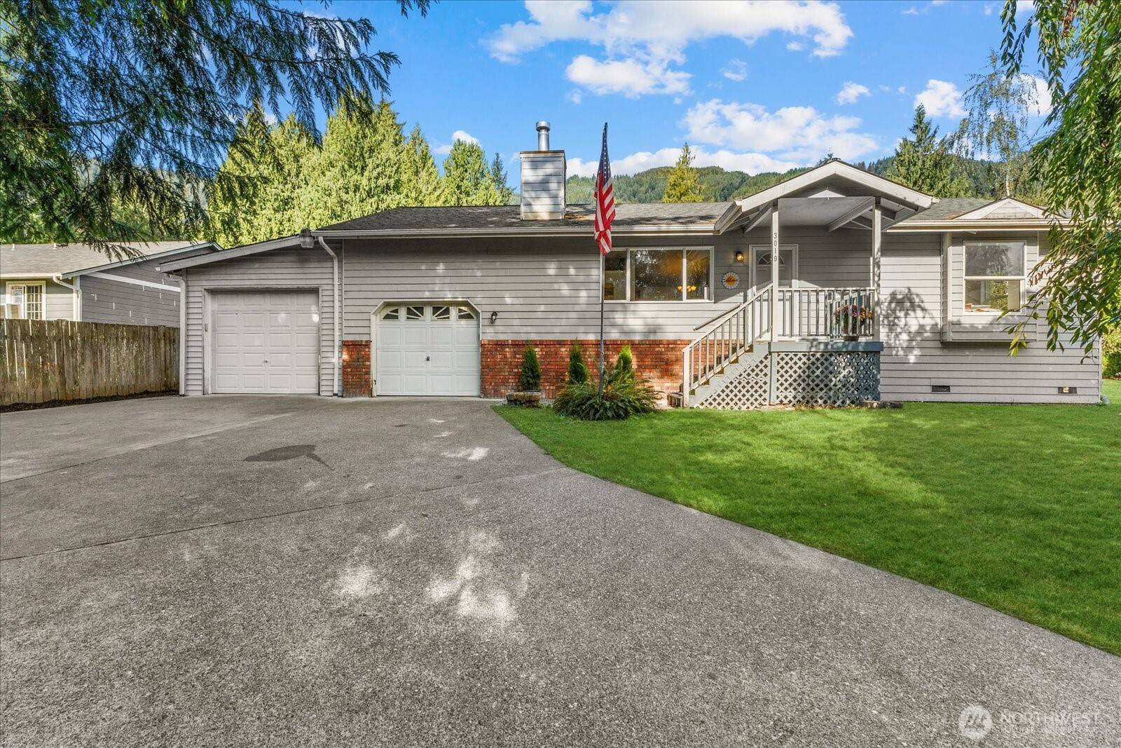 3019 Pine LN, Sedro Woolley, WA 98284
