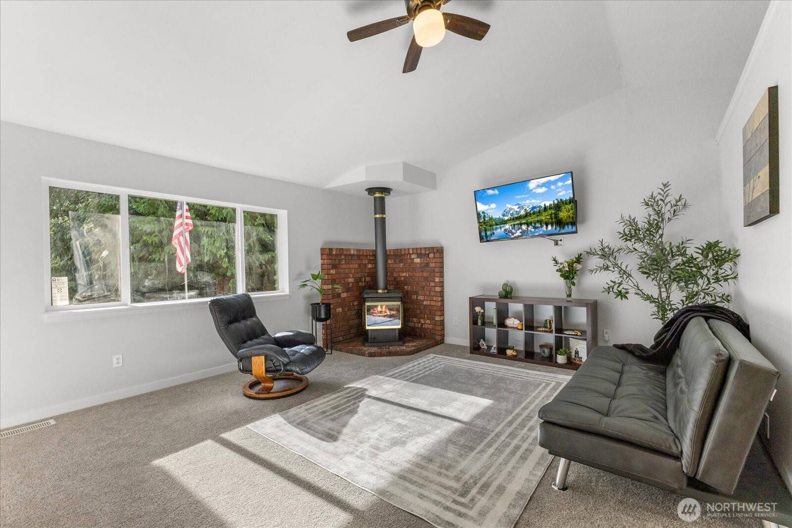 3019 Pine LN, Sedro Woolley, WA 98284