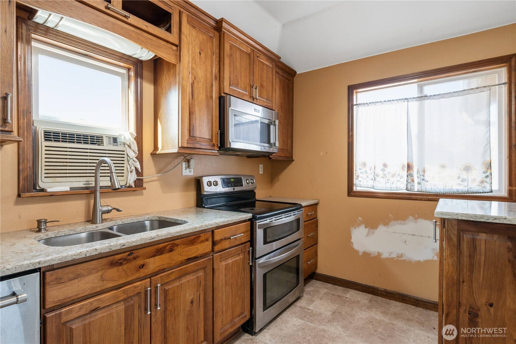 105 Memory LN, Silverlake, WA 98645