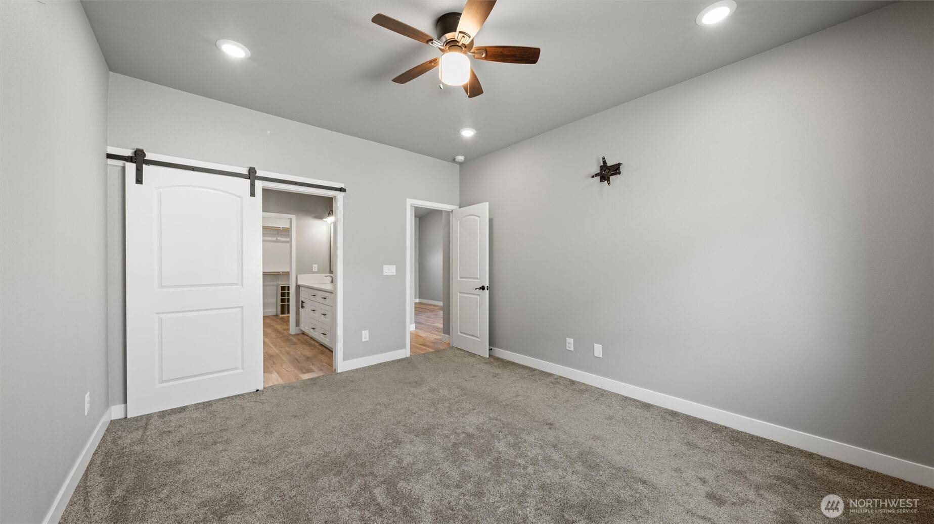 352 E Davis ST, Connell, WA 99326
