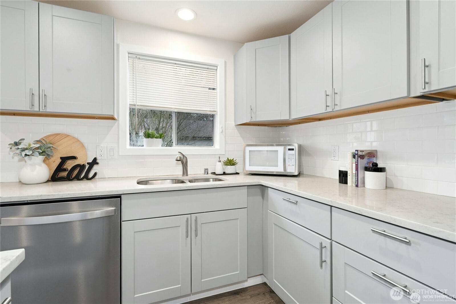 7909 218th ST SW #6, Edmonds, WA 98026
