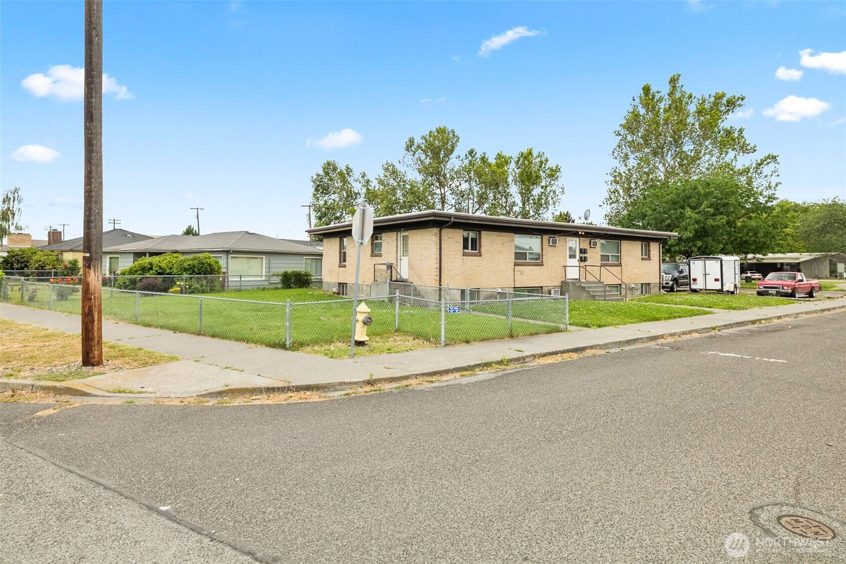 1304 W Hopkins ST, Pasco, WA 99301