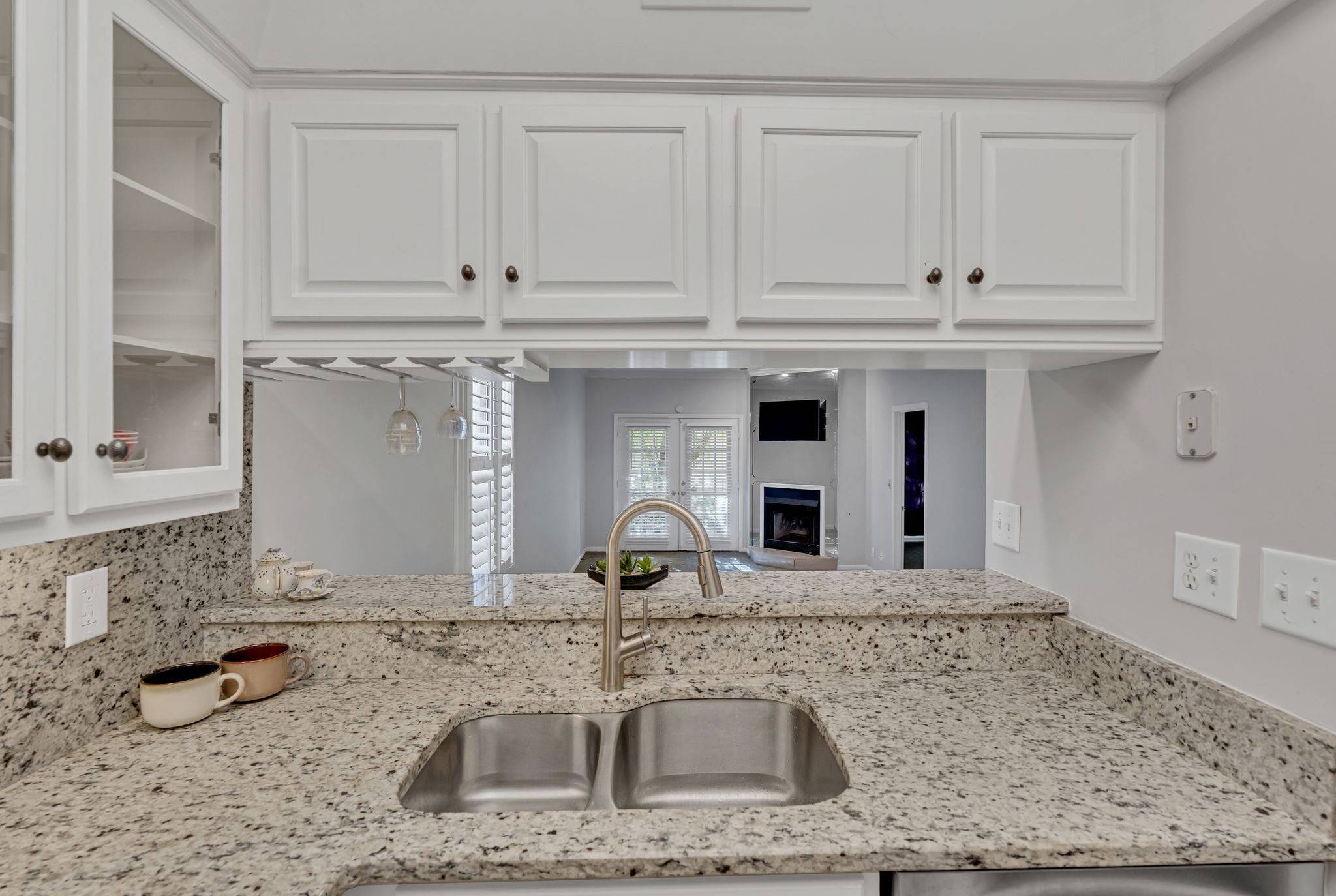 107 W End Pl, Nashville, TN 37205