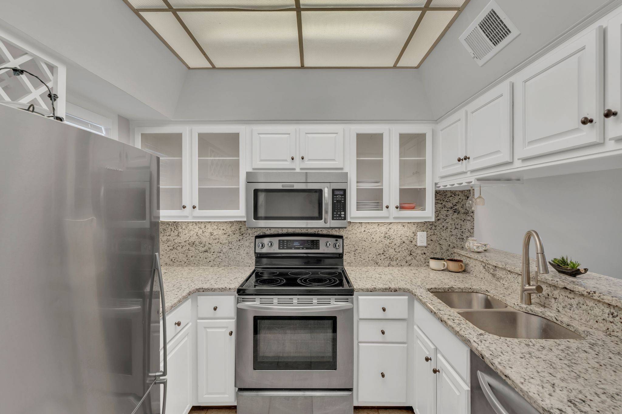 107 W End Pl, Nashville, TN 37205