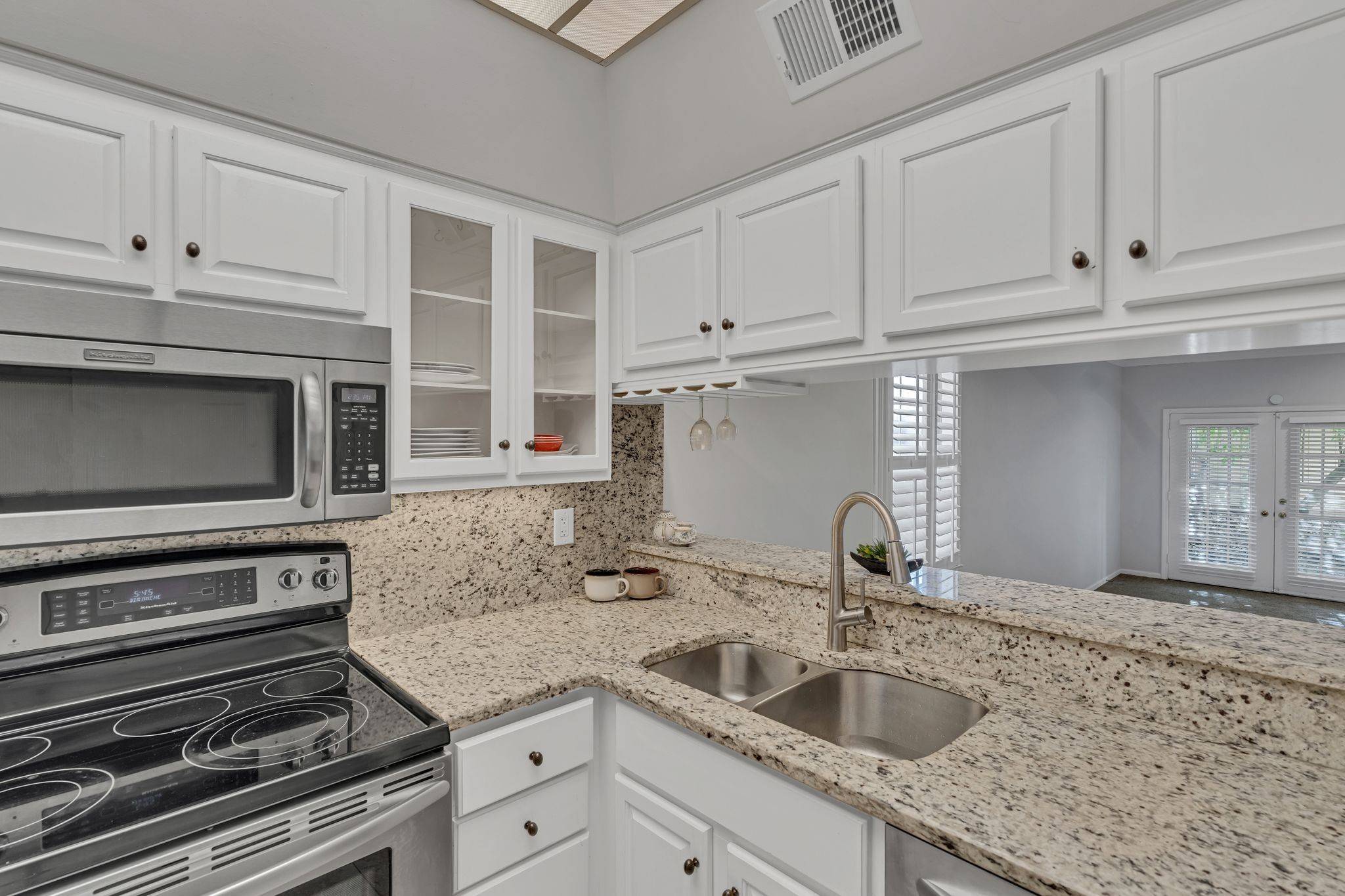107 W End Pl, Nashville, TN 37205