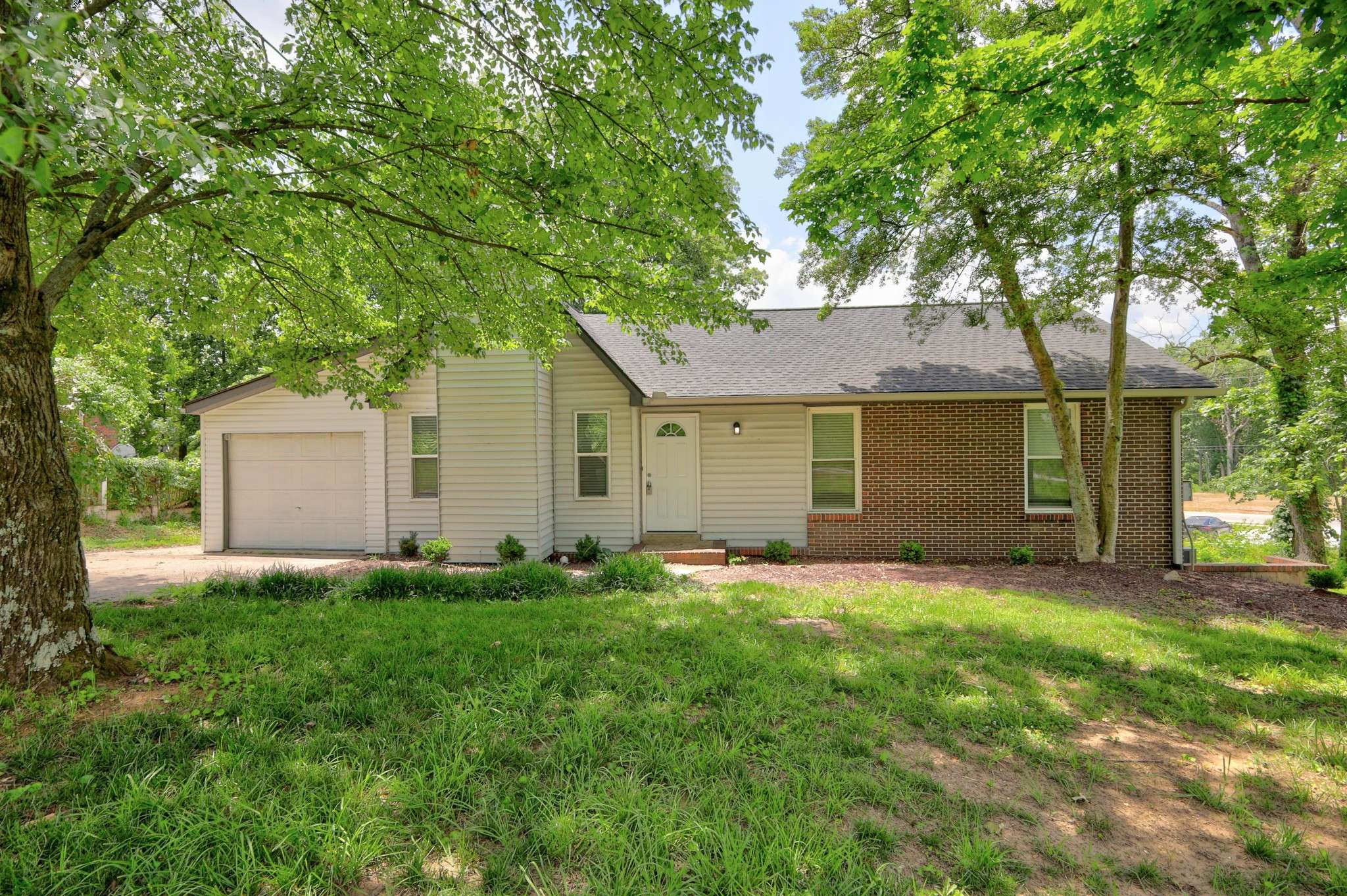 154 Shiloh Dr, La Vergne, TN 37086