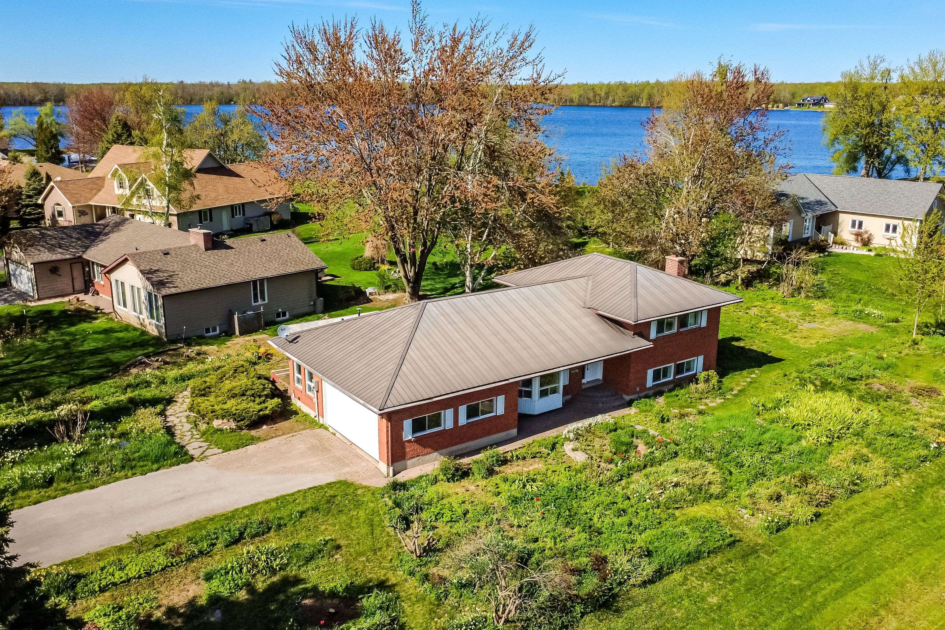 2 Lantern CT, Ramara, ON L0K 1B0
