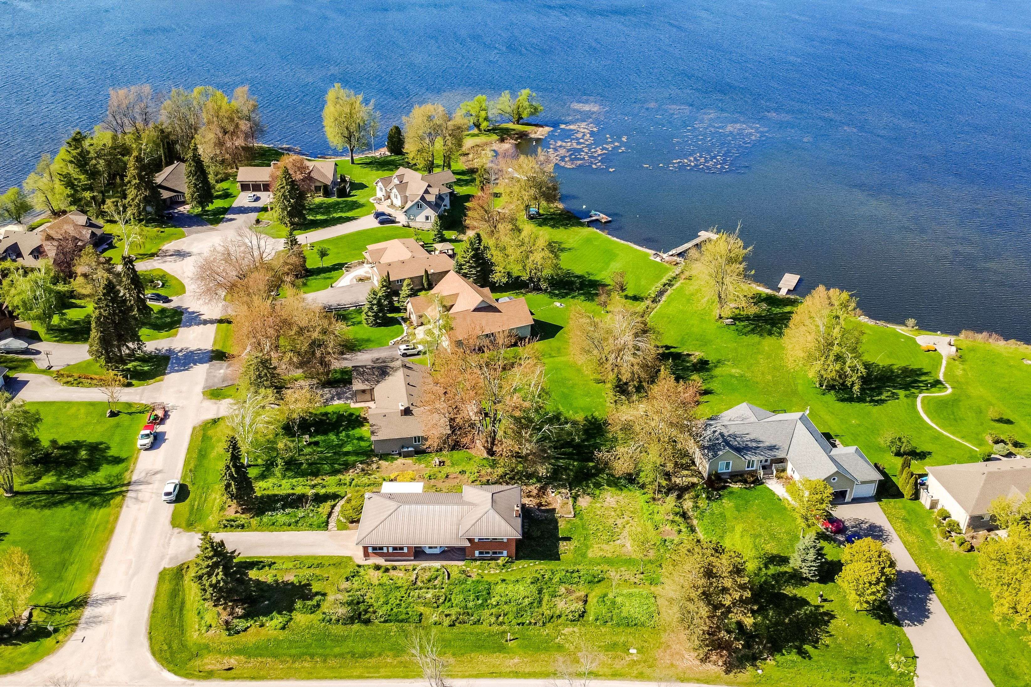 2 Lantern CT, Ramara, ON L0K 1B0