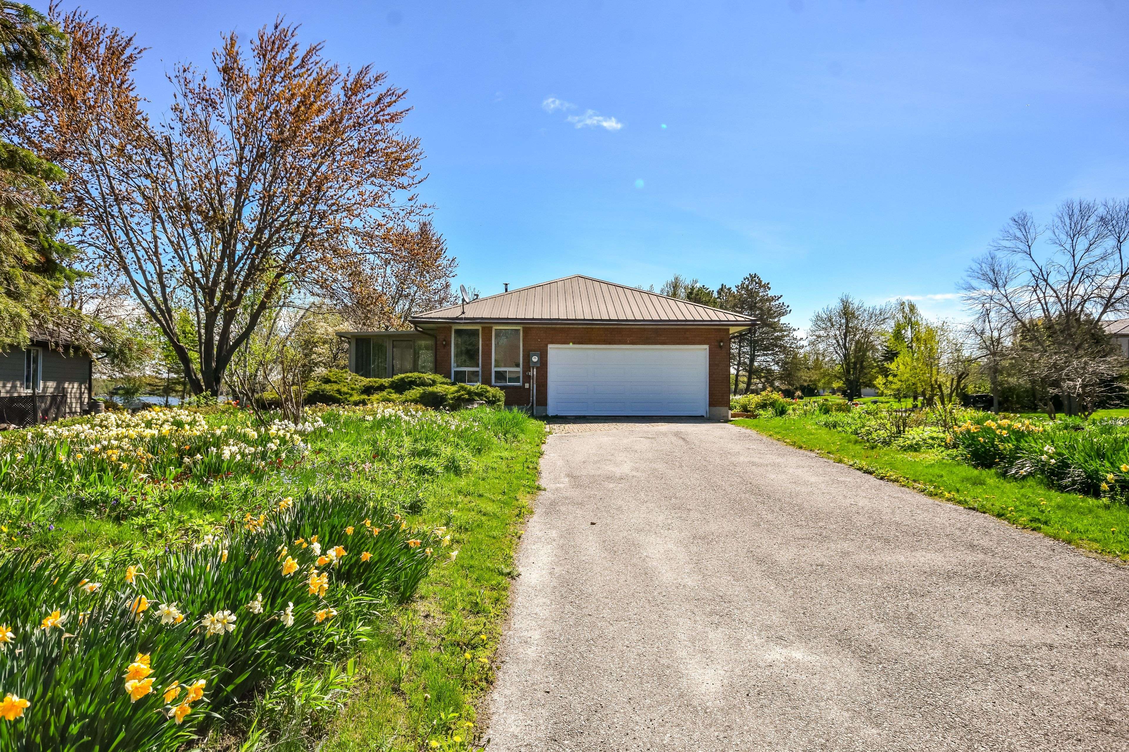 2 Lantern CT, Ramara, ON L0K 1B0