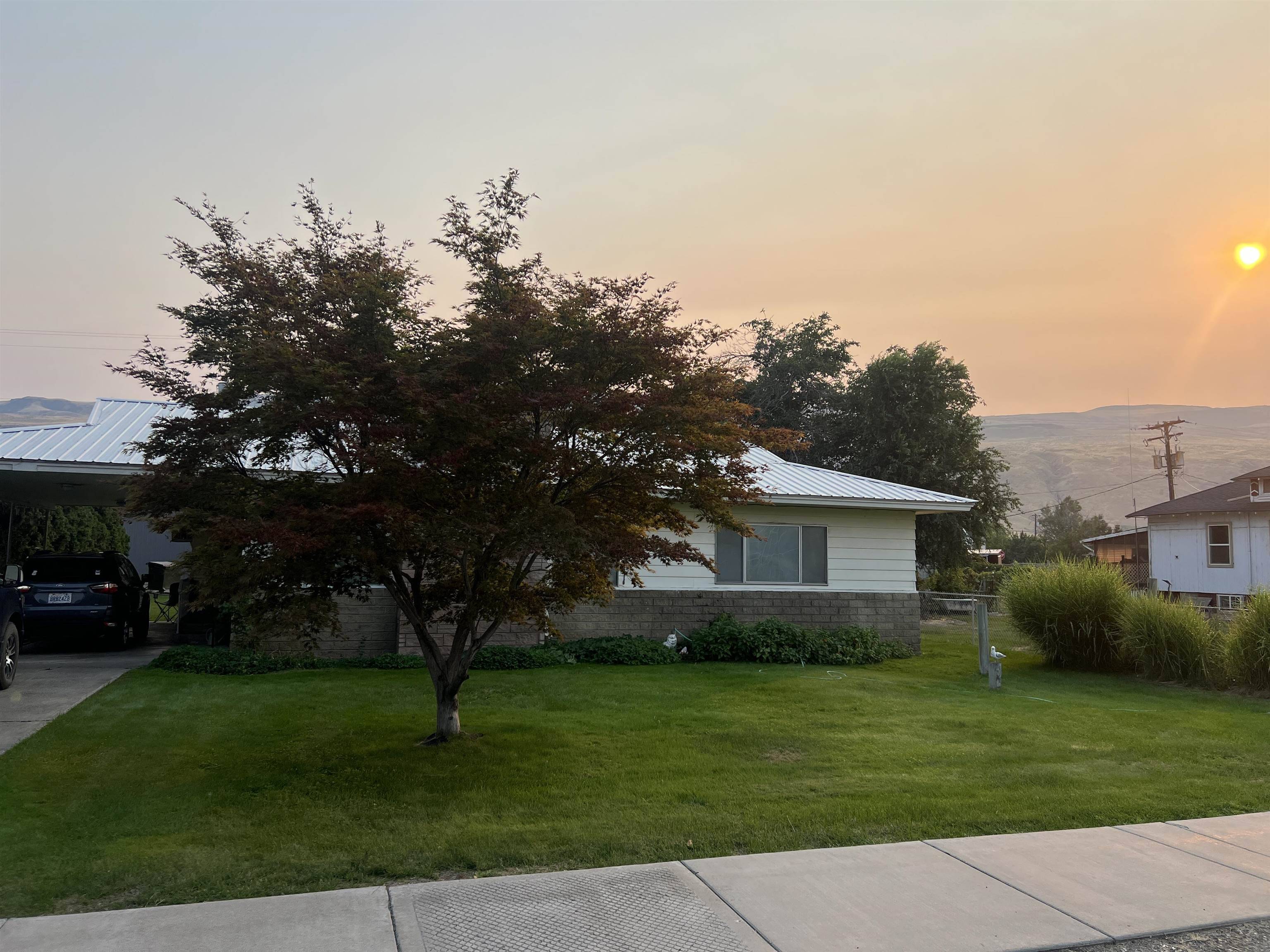 1518 Columbia Ave, Bridgeport, WA 98813