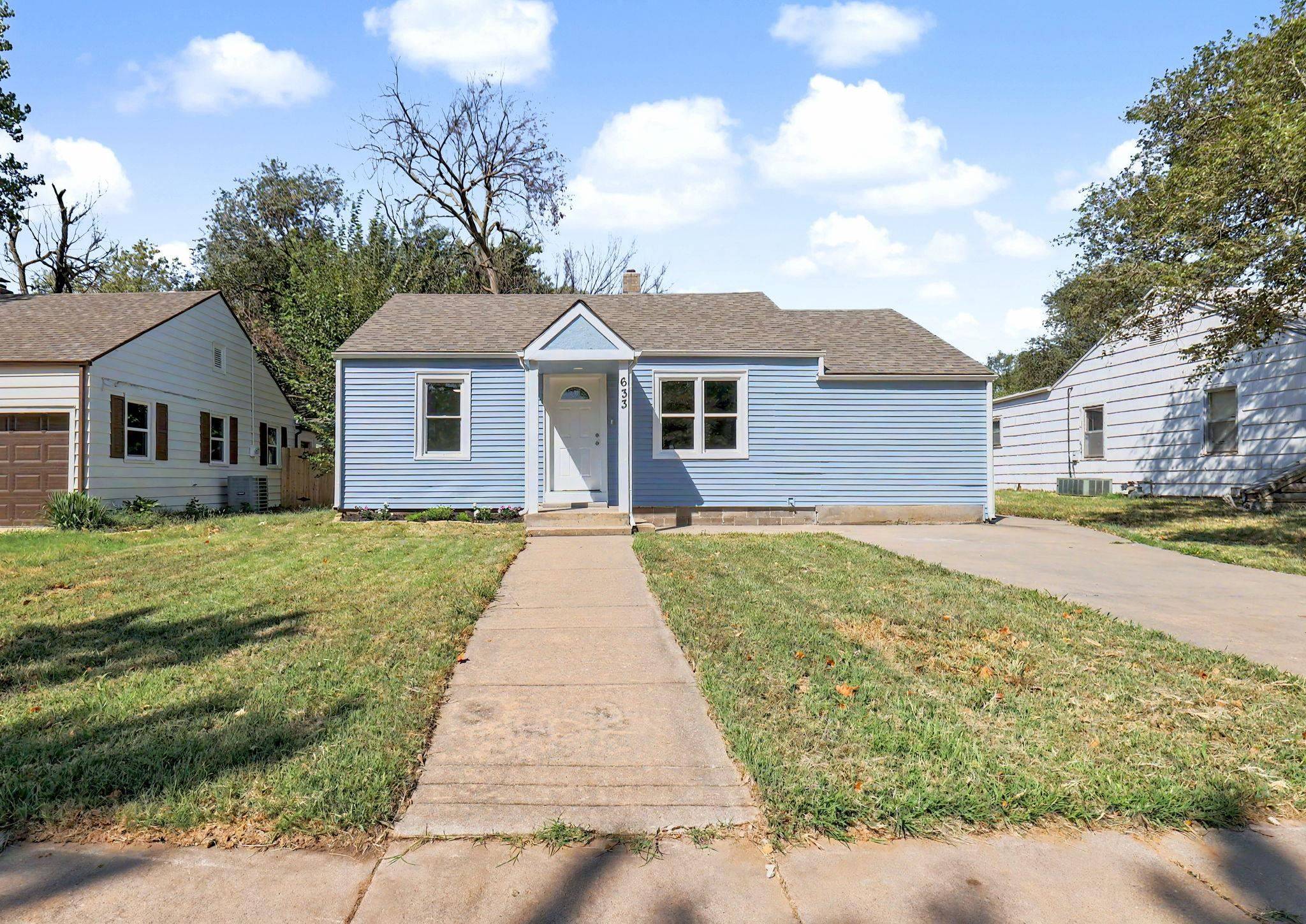 633 N Ridgewood Dr., Wichita, KS 67208