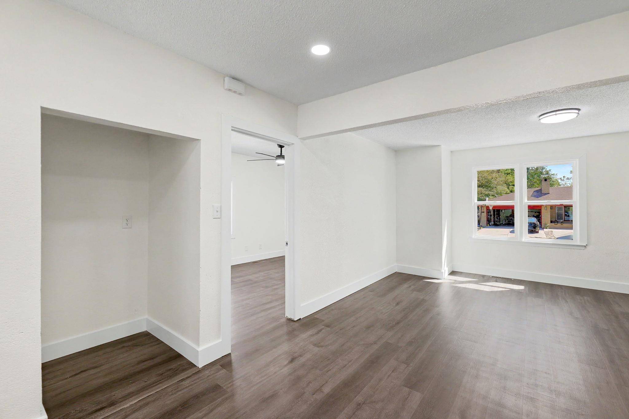 633 N Ridgewood Dr., Wichita, KS 67208