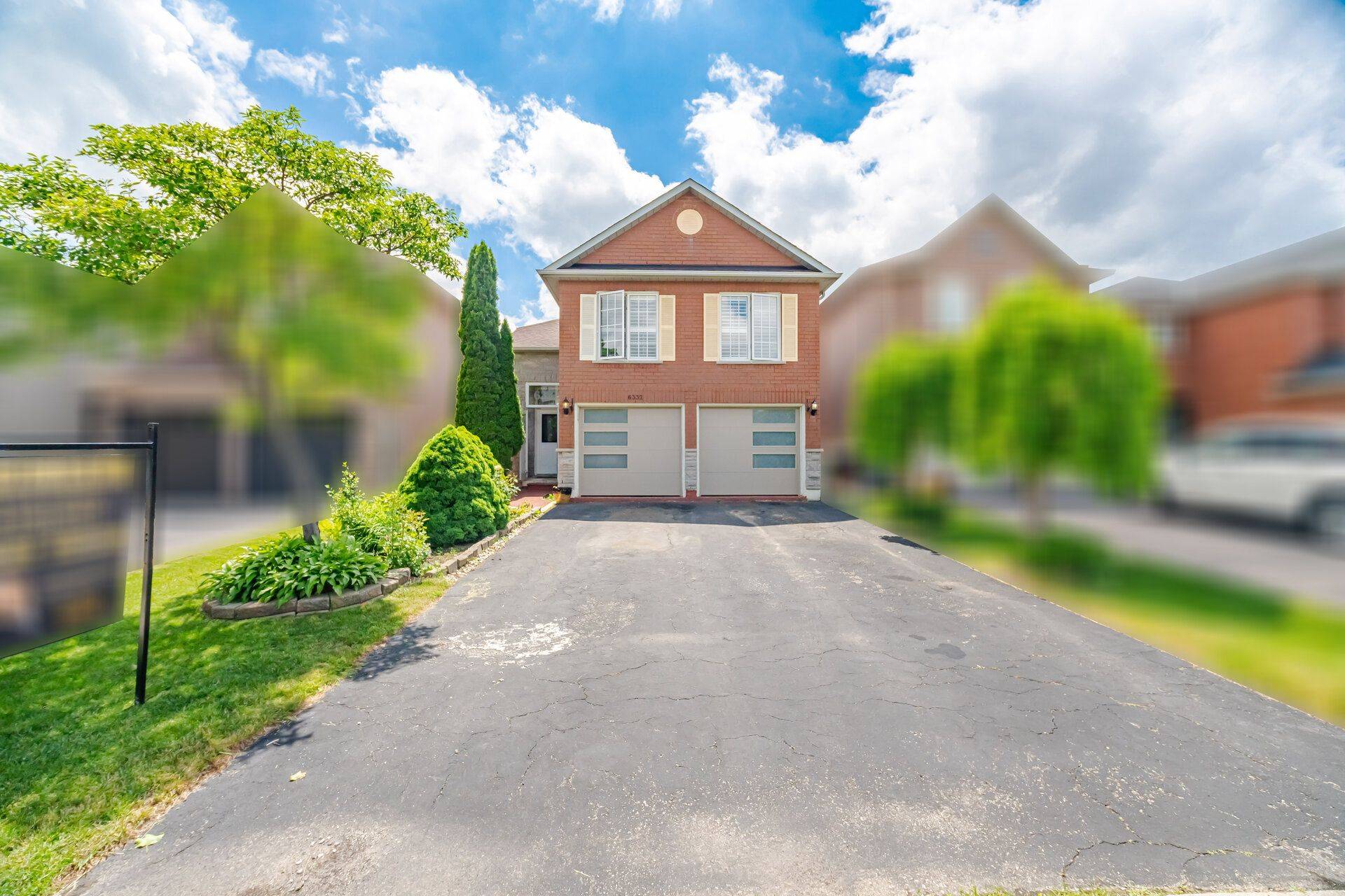 6332 Glen Meadows RD, Mississauga, ON L5N 7W3
