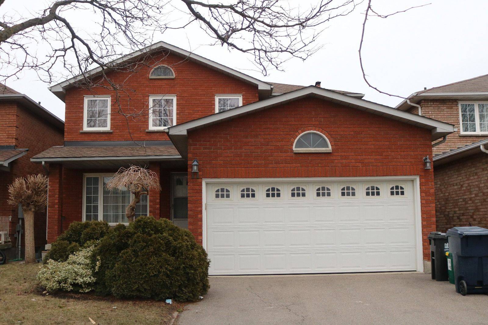 11 Woodlot CRES, Toronto W10, ON M9W 6T2
