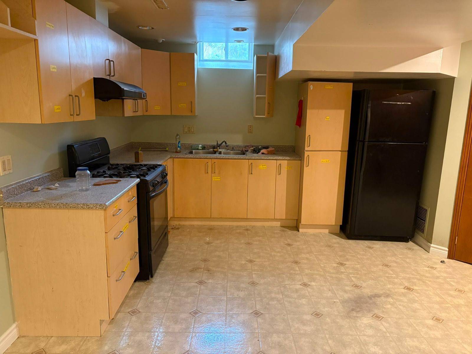 11 Woodlot CRES, Toronto W10, ON M9W 6T2