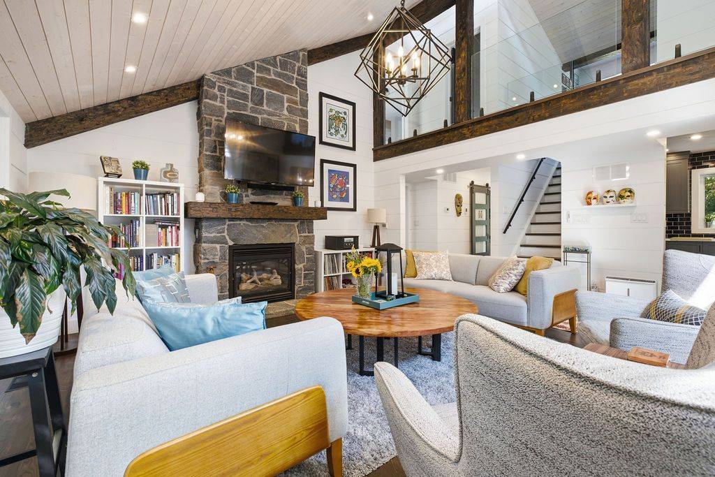 8 Bartlett DR, Seguin, ON P2A 2W8
