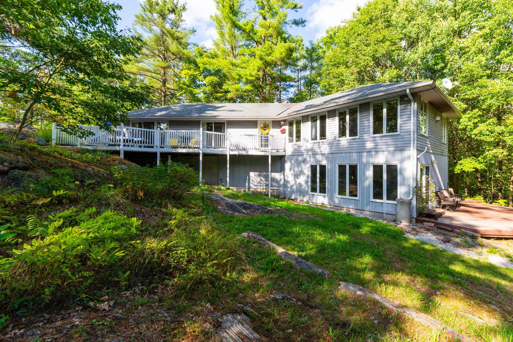 1060 North Kahshe Lake RD, Gravenhurst, ON P0E 1G0