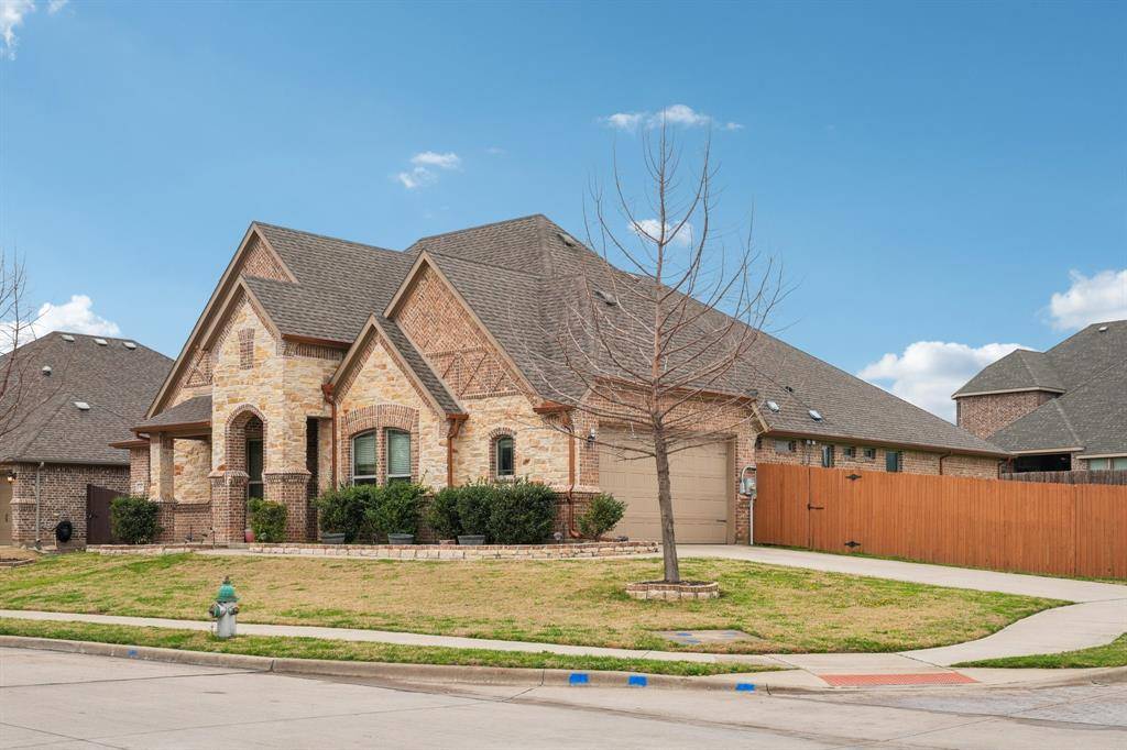 453 Lake Park Drive, Midlothian, TX 76065