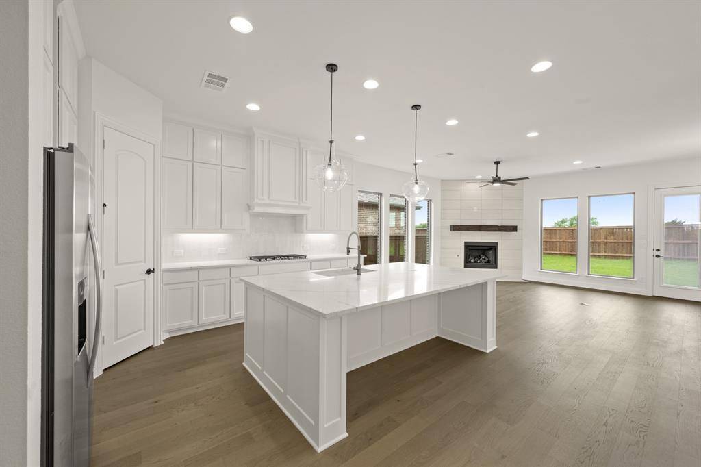 1845 Rough Ridge Trail, Midlothian, TX 76065