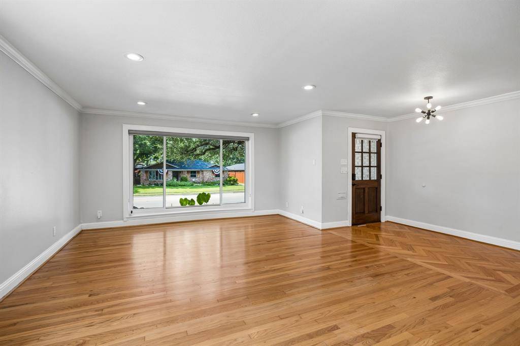 2351 Saint Francis Avenue, Dallas, TX 75228
