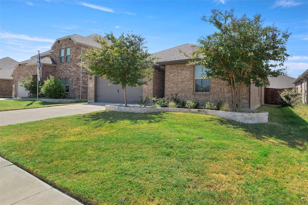 1612 Gold Mine Trail, Aubrey, TX 76227