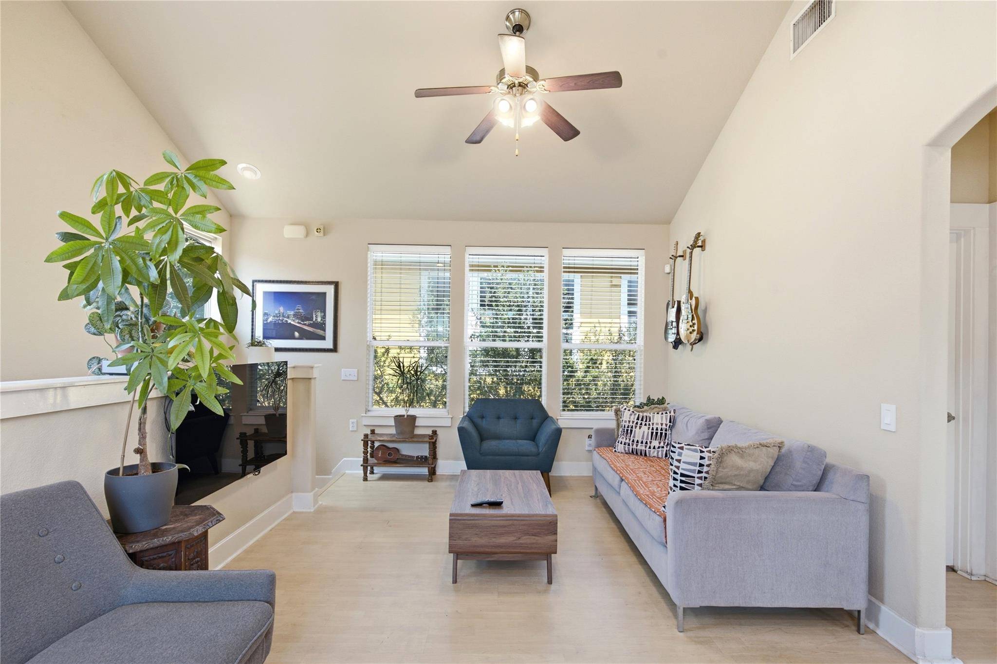 1601 Miriam Ave #213, Austin, TX 78702