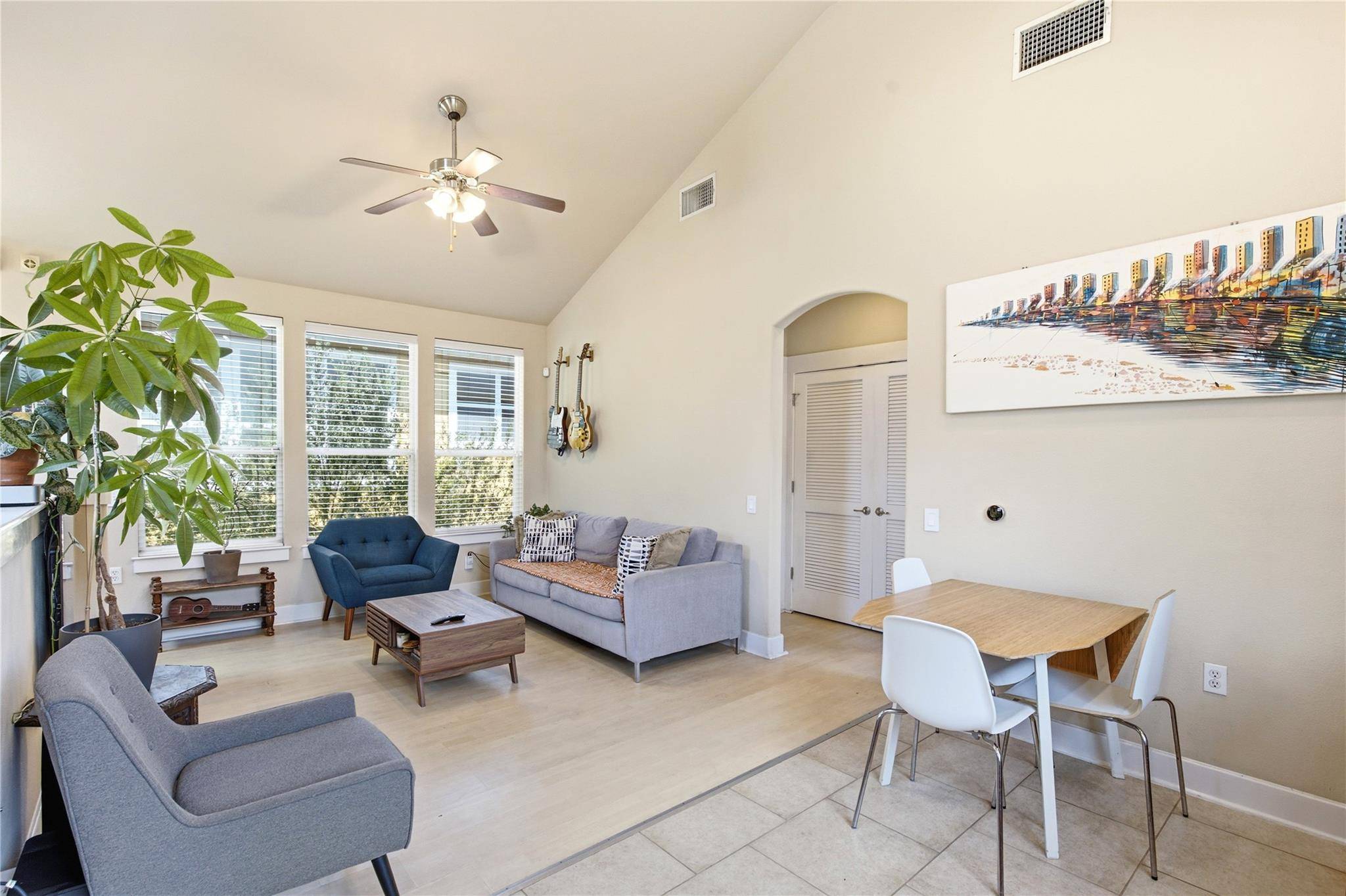 1601 Miriam Ave #213, Austin, TX 78702