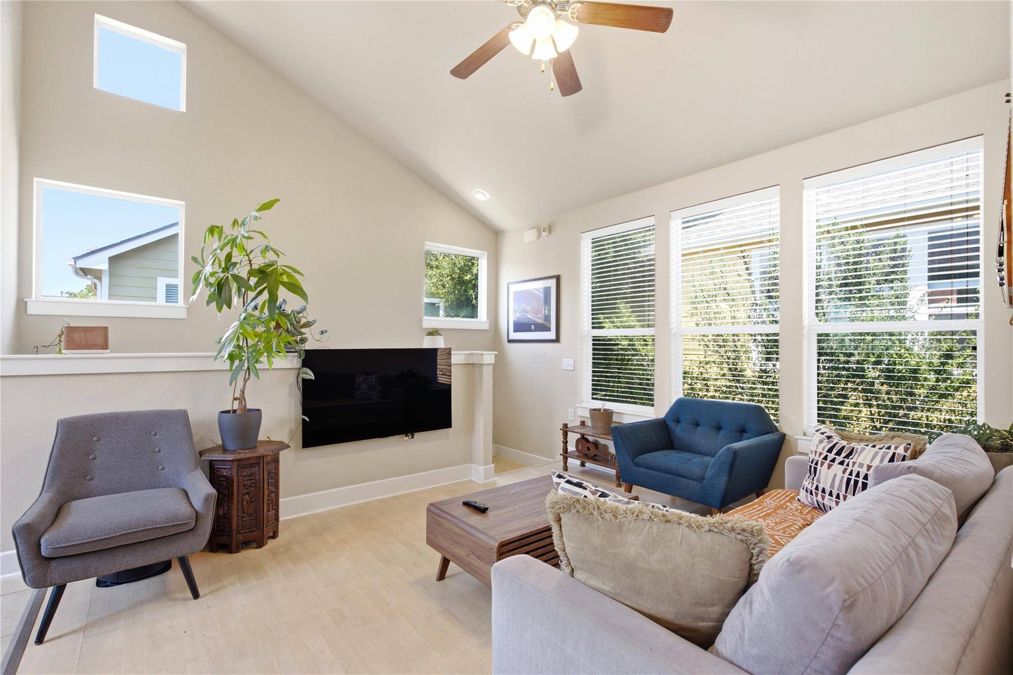 1601 Miriam Ave #213, Austin, TX 78702