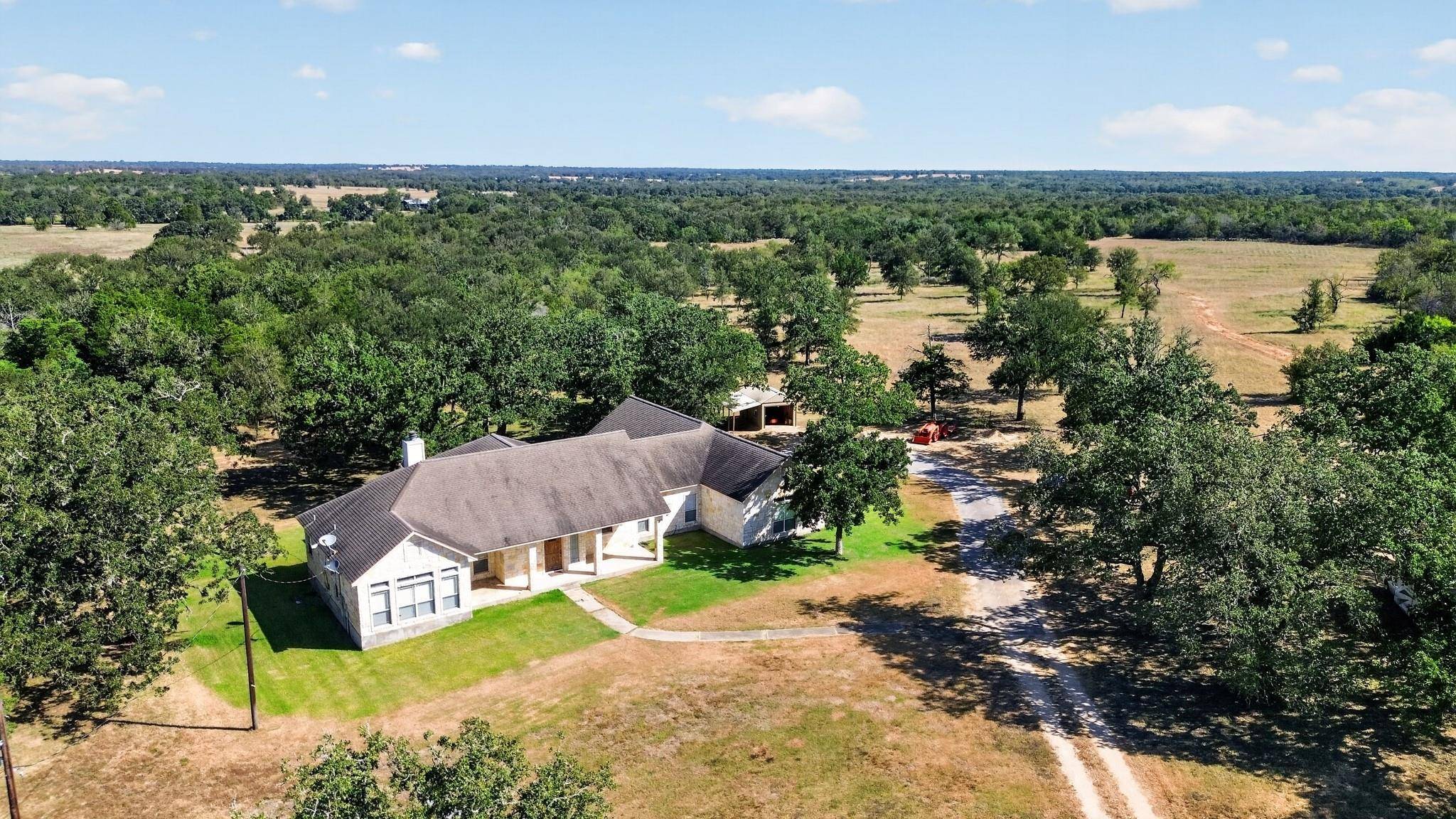 986 High Grove RD, Cedar Creek, TX 78612
