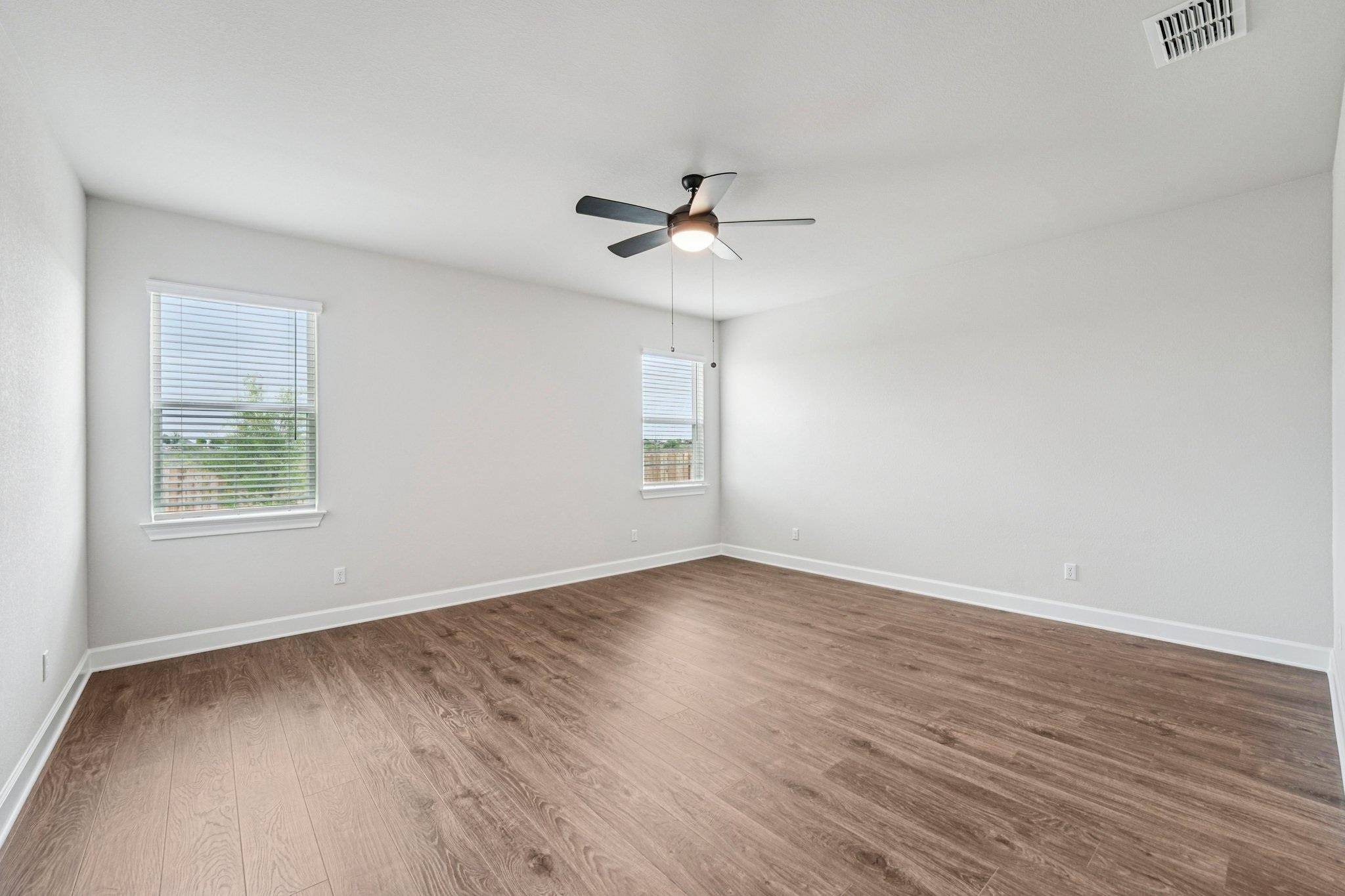 517 W Luna Blue LN, Jarrell, TX 76537