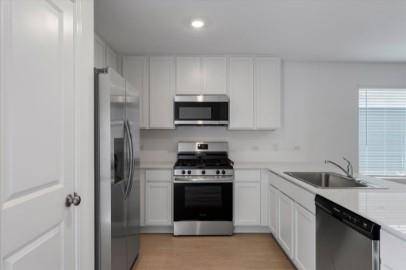 300 Twilight Breeze WAY, Hutto, TX 78634