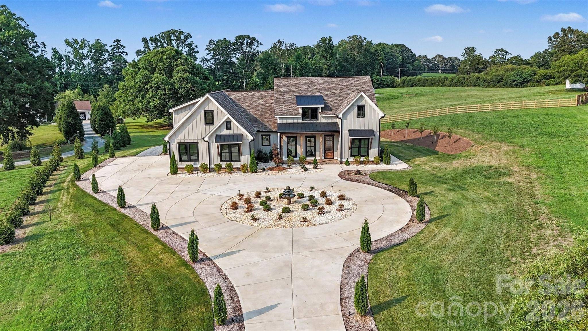 1012 Marthas Meadow LN, Monroe, NC 28112