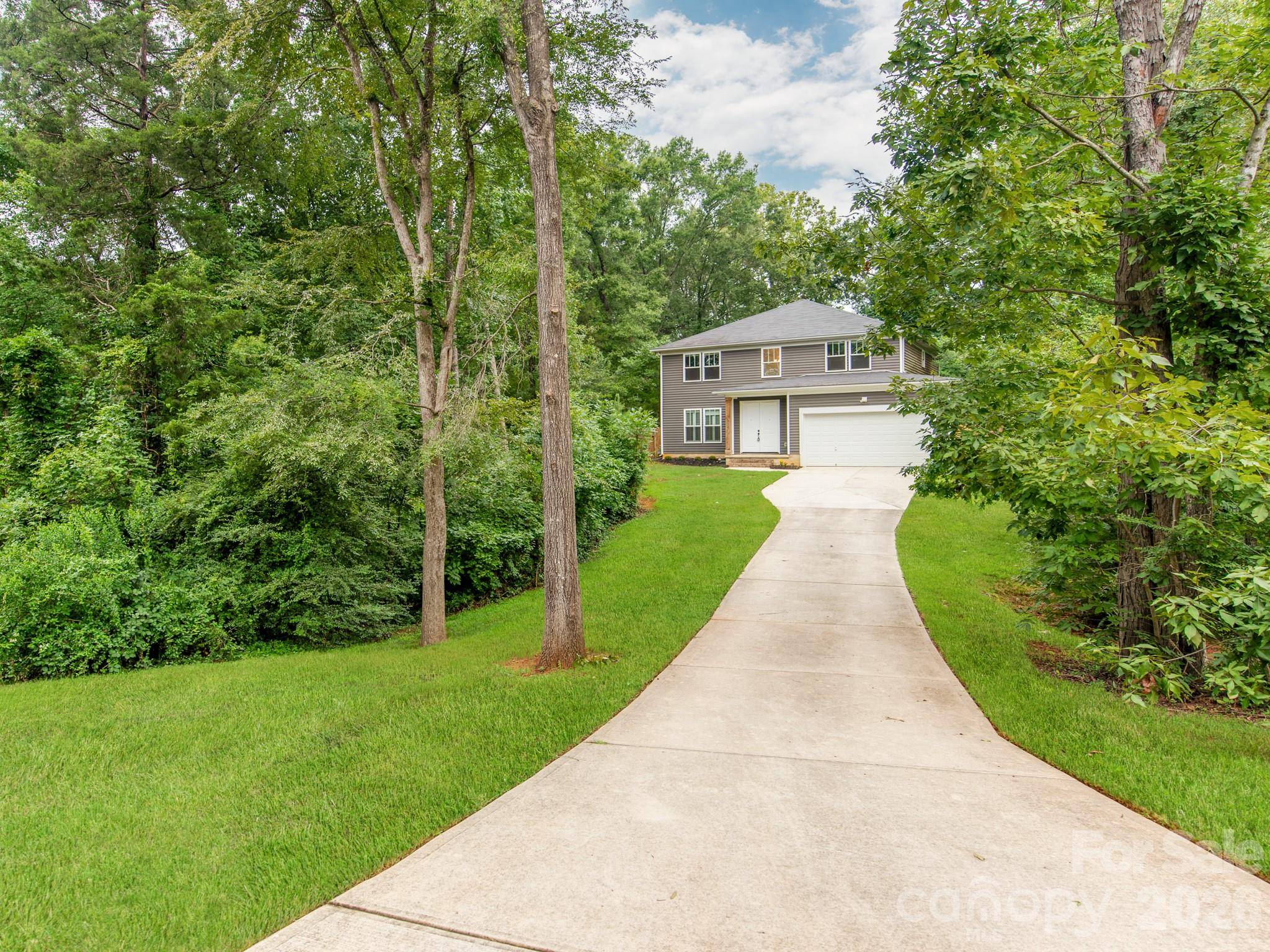 3021 Cresthill DR, Charlotte, NC 28212
