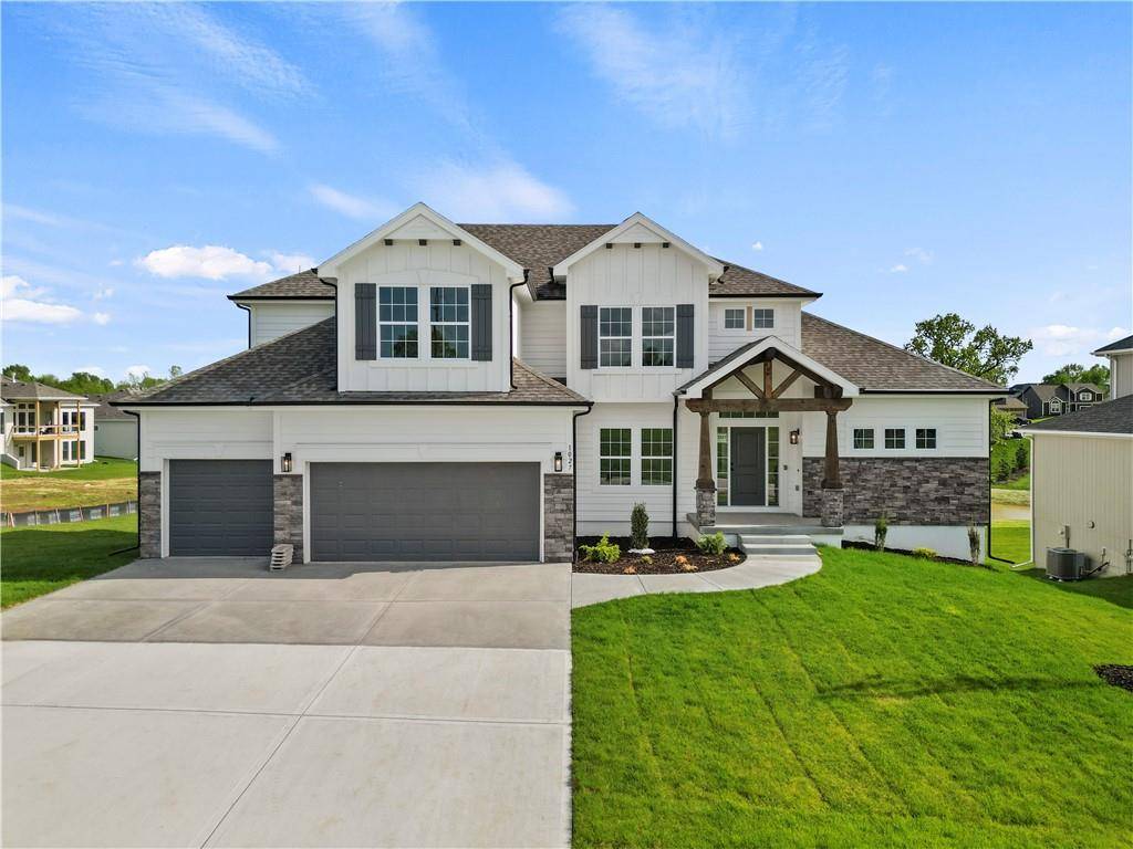 1070 Fir LN, Liberty, MO 64068